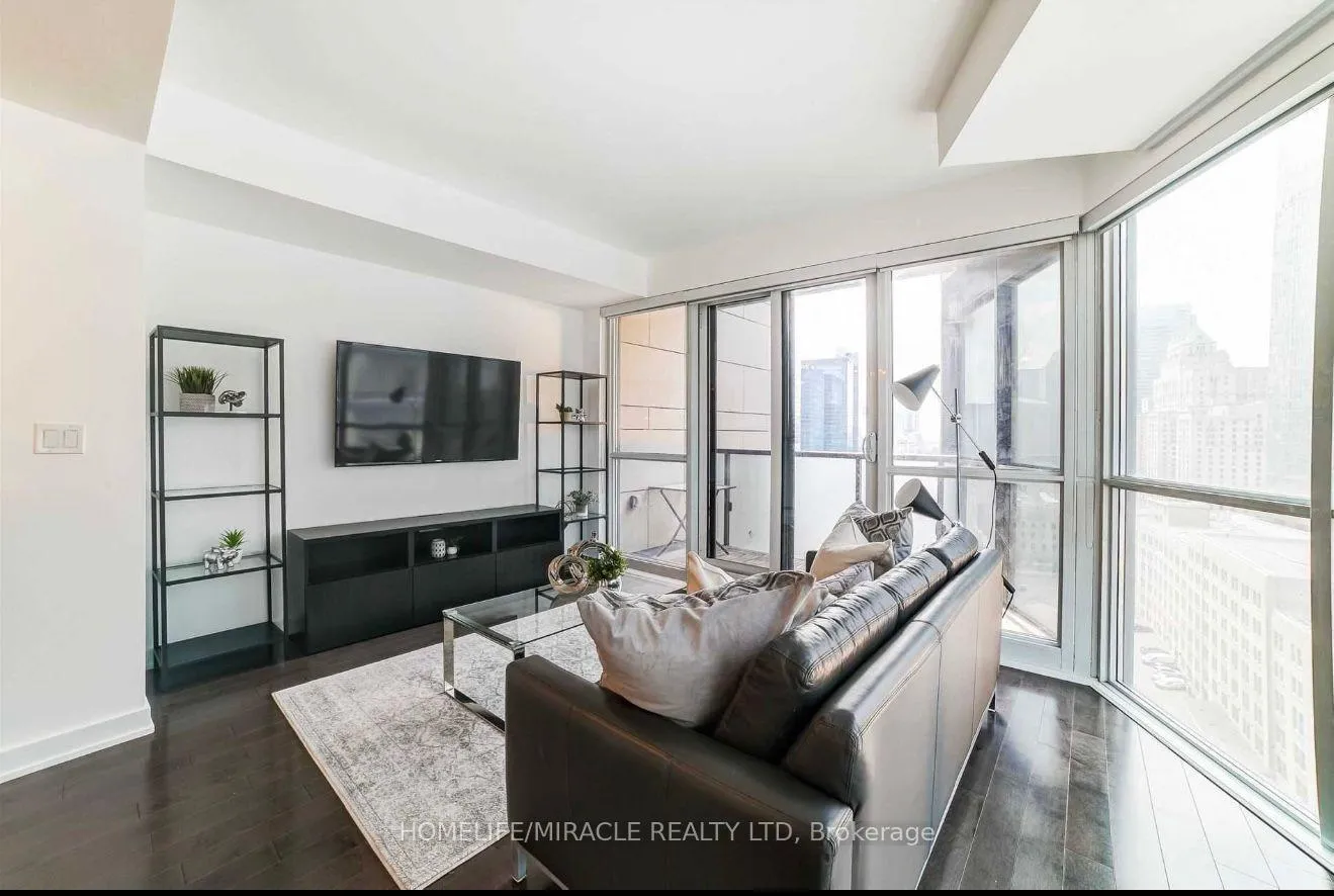 Photo 10 of Unit 1604, 1 The Esplanade, Toronto, Waterfront Communities — HOMEH