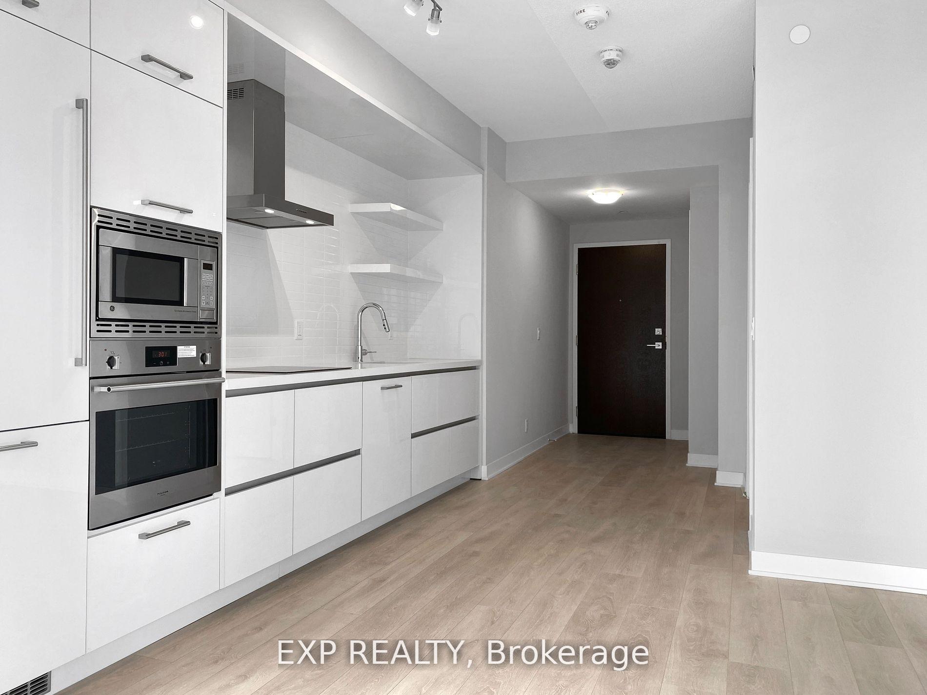 Front of Unit 1906, 2221 Yonge Street