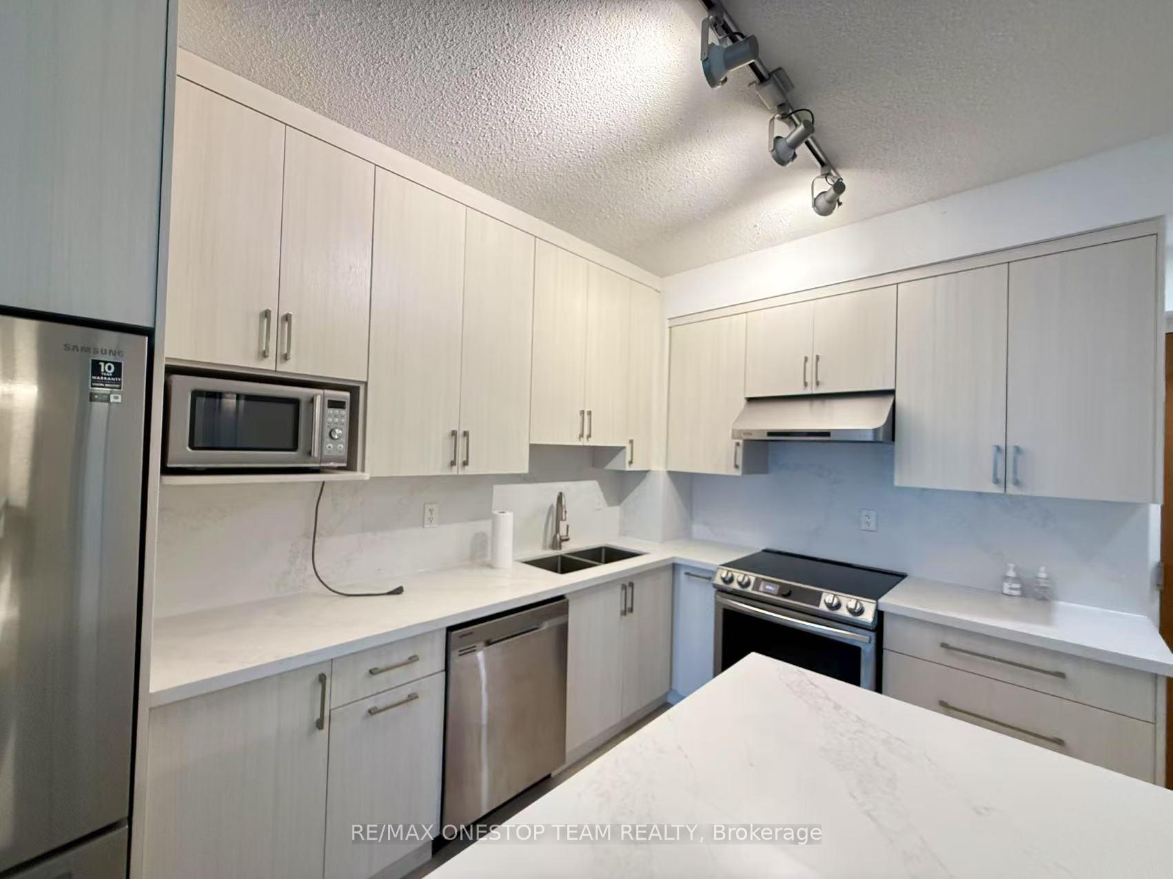 Photo 3 of Unit 1304, 33 Lombard Street, Toronto, Church-Yonge Corridor — HOMEH