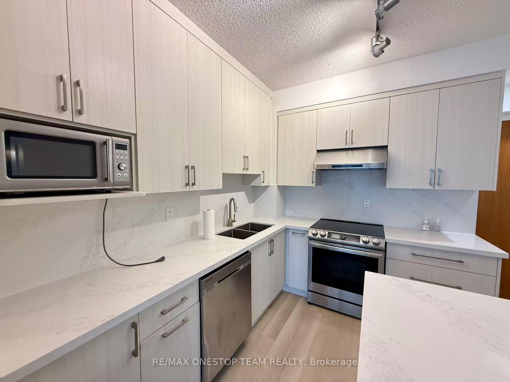 Photo 4 of Unit 1304, 33 Lombard Street, Toronto, Church-Yonge Corridor — HOMEH