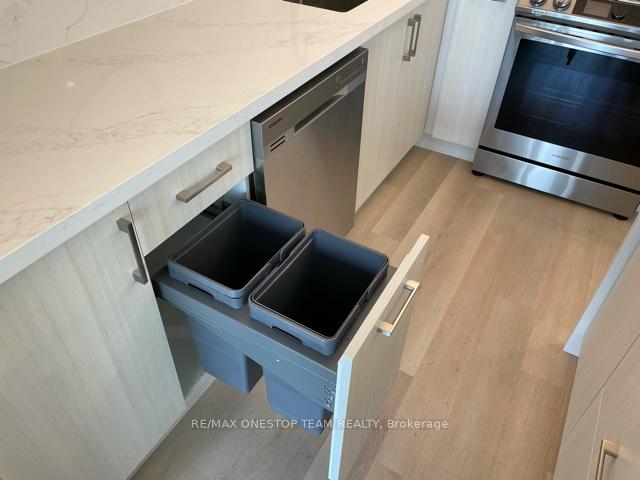Photo 5 of Unit 1304, 33 Lombard Street, Toronto, Church-Yonge Corridor — HOMEH