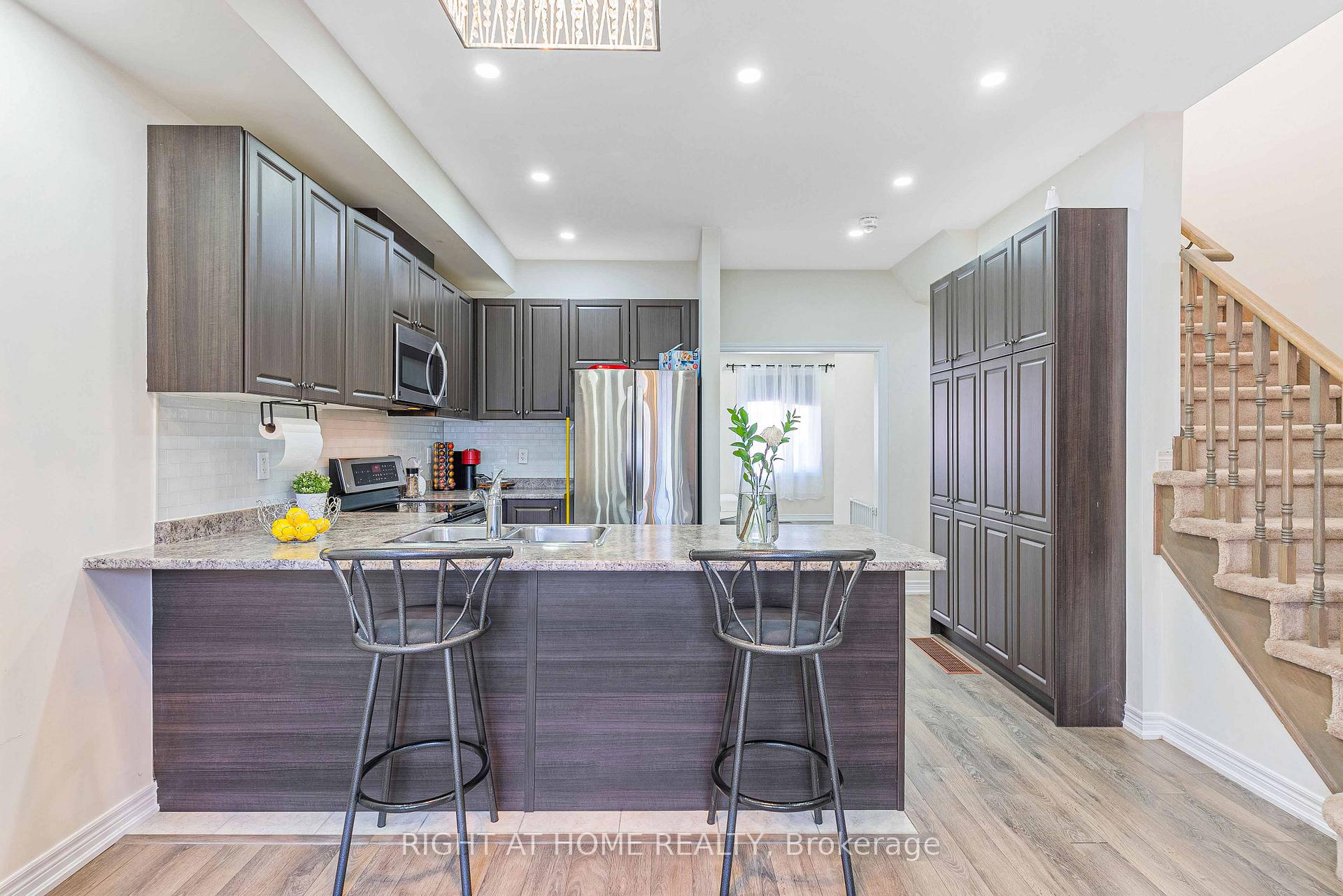 Photo 6 of 3 Rabbit Run Way, Brampton, Heart Lake East — HOMEH