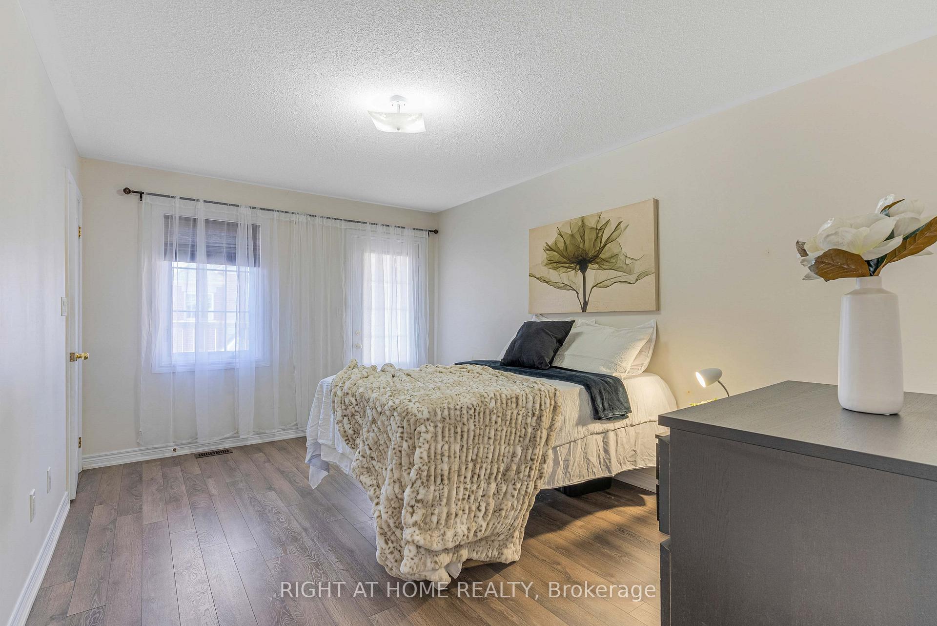 Photo 10 of 3 Rabbit Run Way, Brampton, Heart Lake East — HOMEH