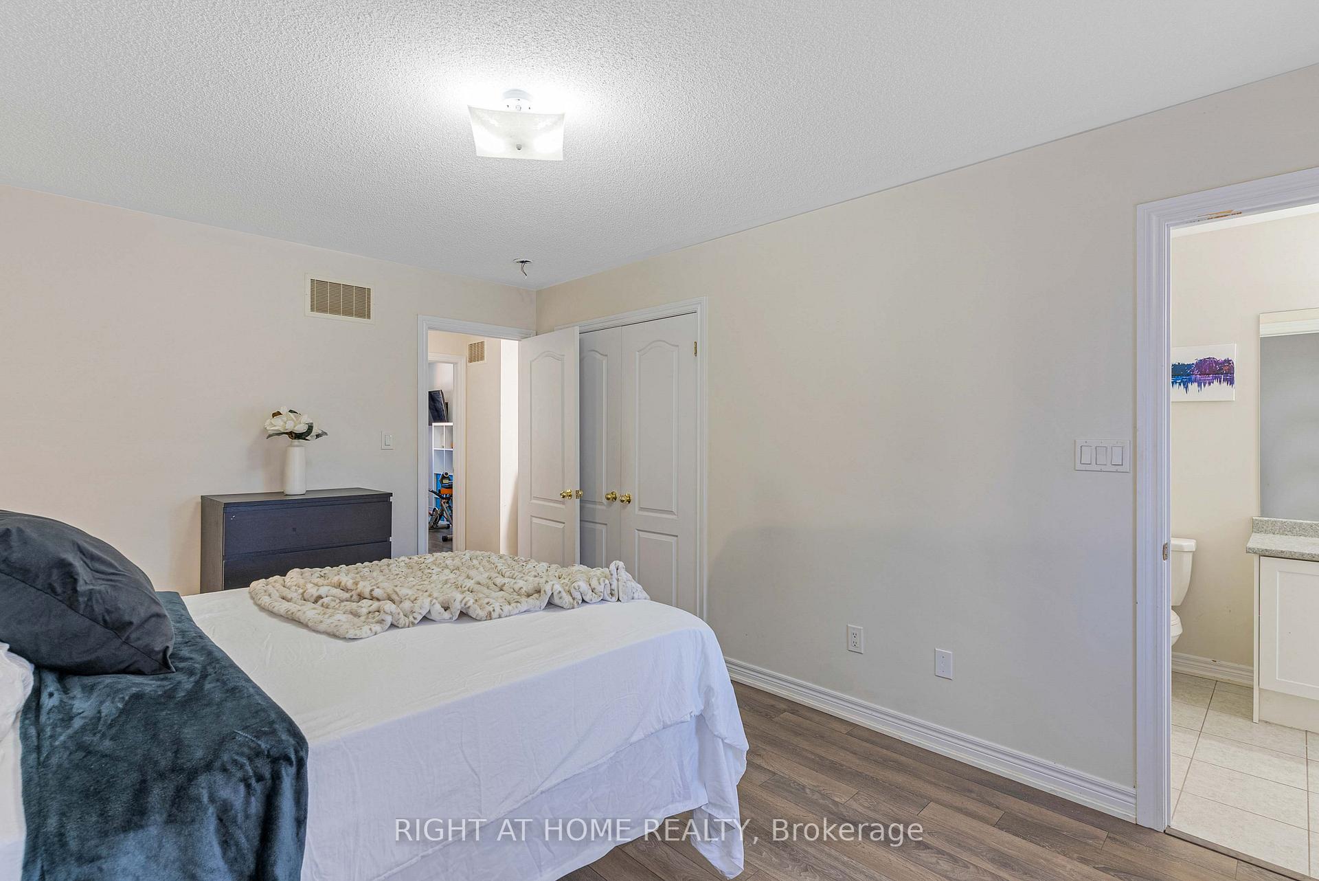 Photo 7 of 3 Rabbit Run Way, Brampton, Heart Lake East — HOMEH