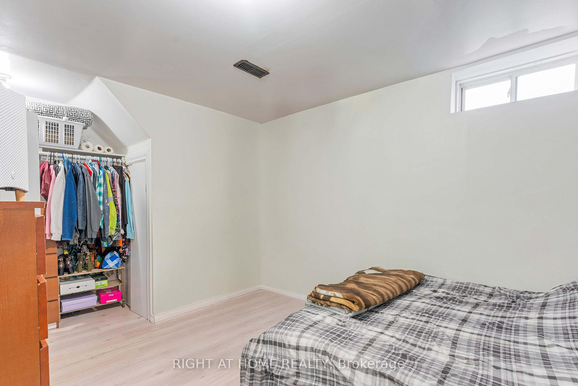 Photo 12 of 3 Rabbit Run Way, Brampton, Heart Lake East — HOMEH