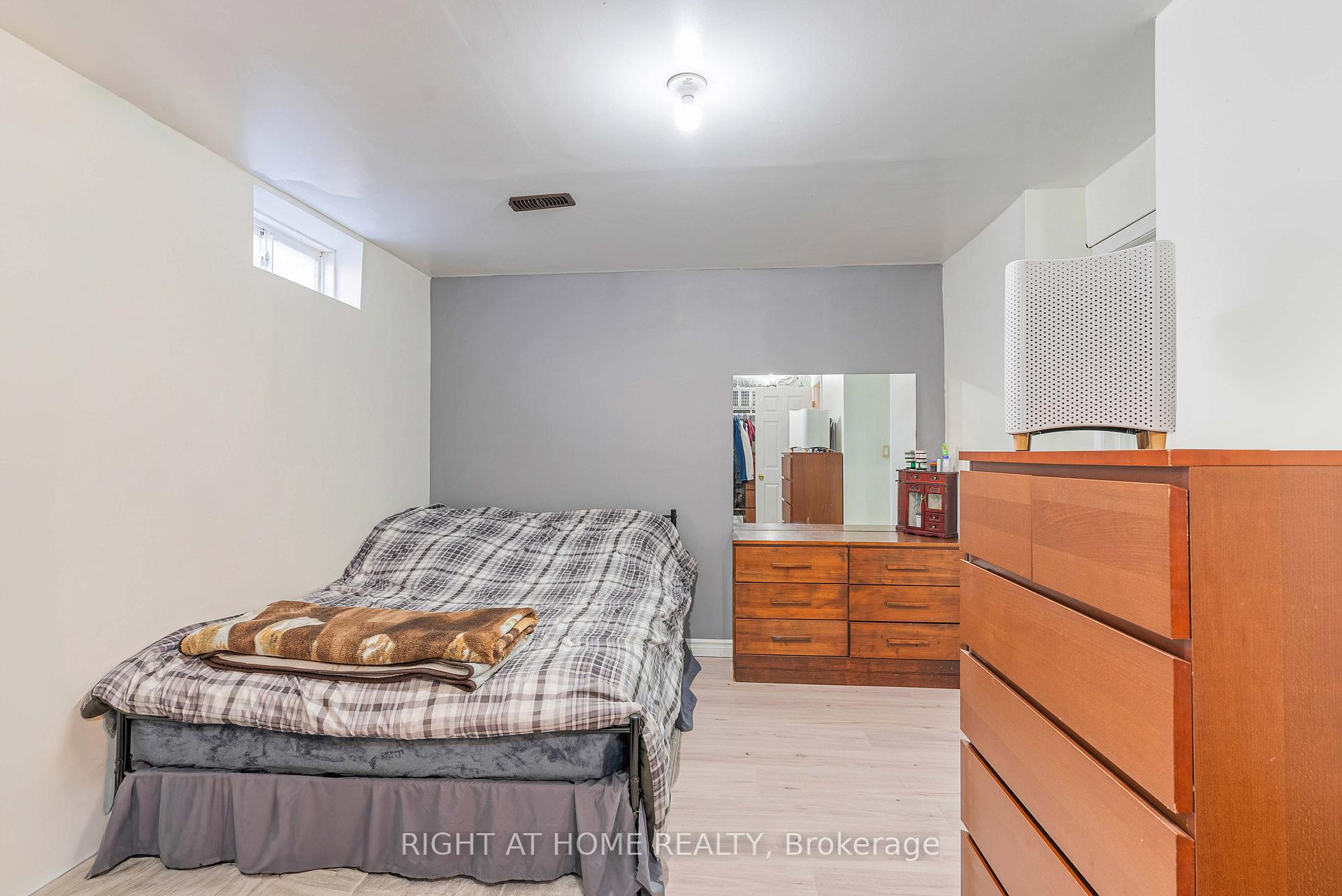 Photo 14 of 3 Rabbit Run Way, Brampton, Heart Lake East — HOMEH