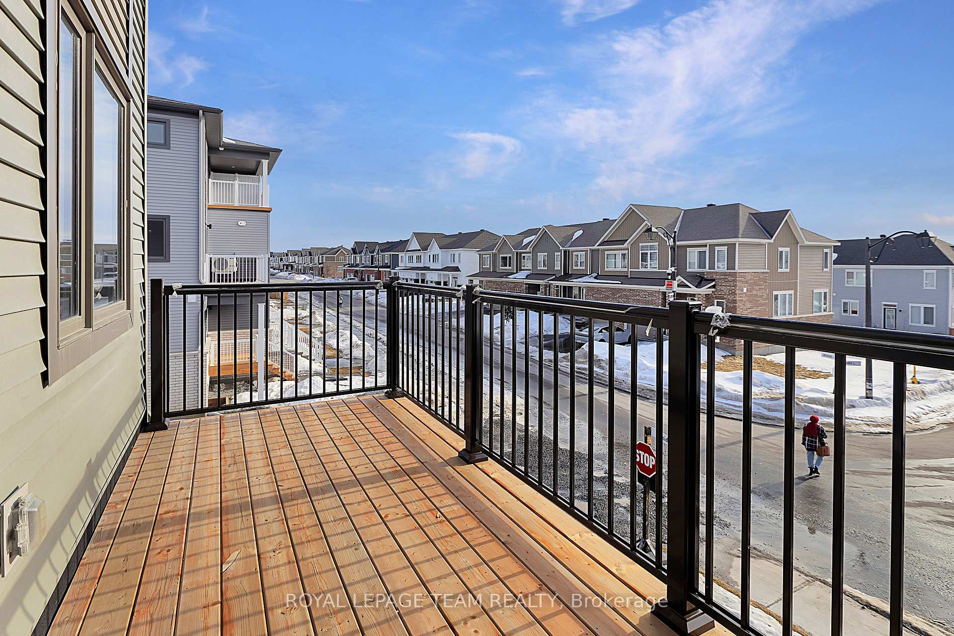 Photo 9 of 100 Parnian Pvt, Ottawa, Barrhaven - Half Moon Bay — HOMEH