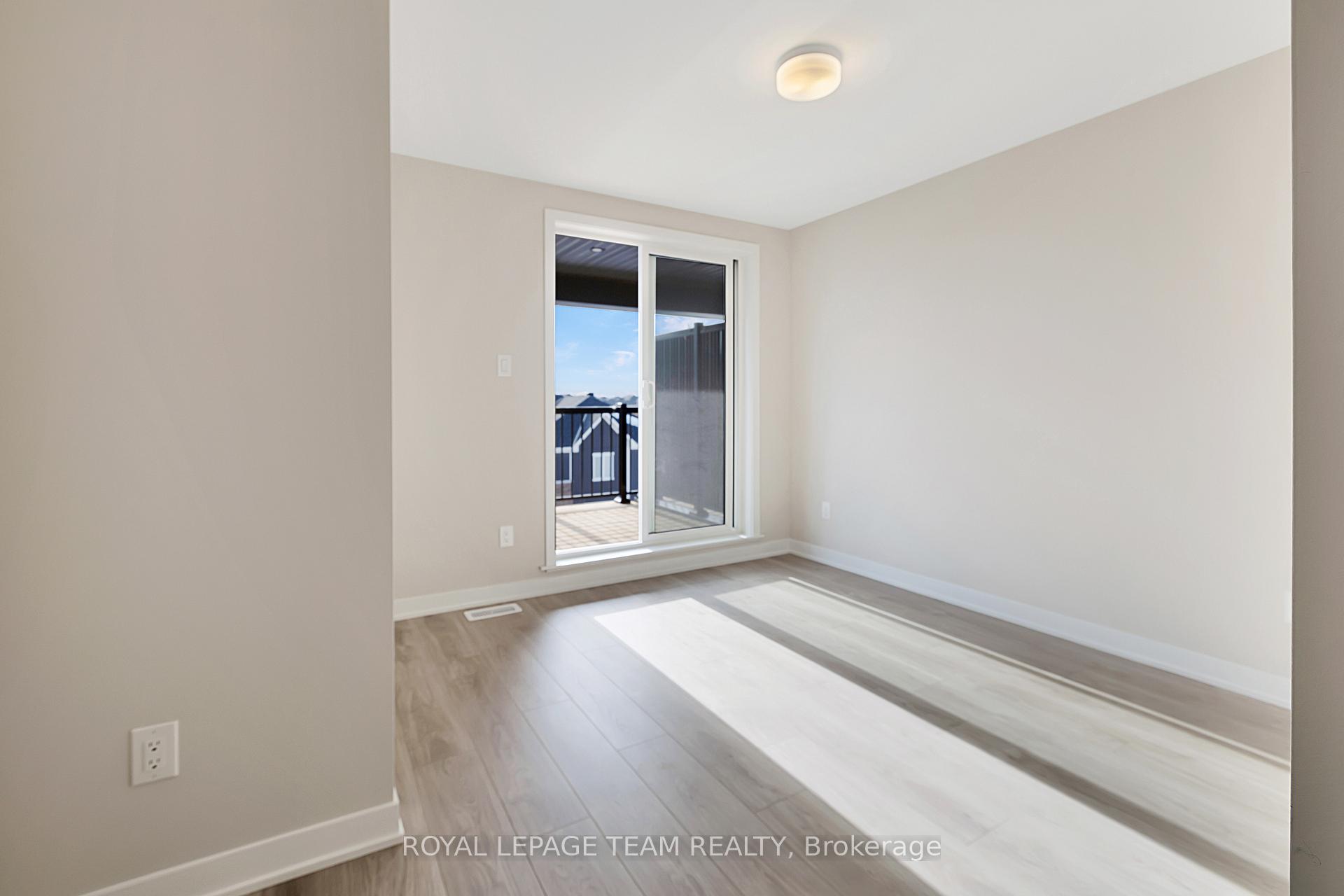 Photo 15 of 100 Parnian Pvt, Ottawa, Barrhaven - Half Moon Bay — HOMEH