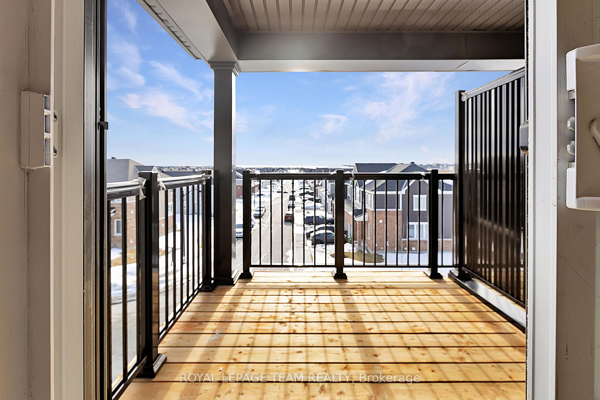 Photo 16 of 100 Parnian Pvt, Ottawa, Barrhaven - Half Moon Bay — HOMEH