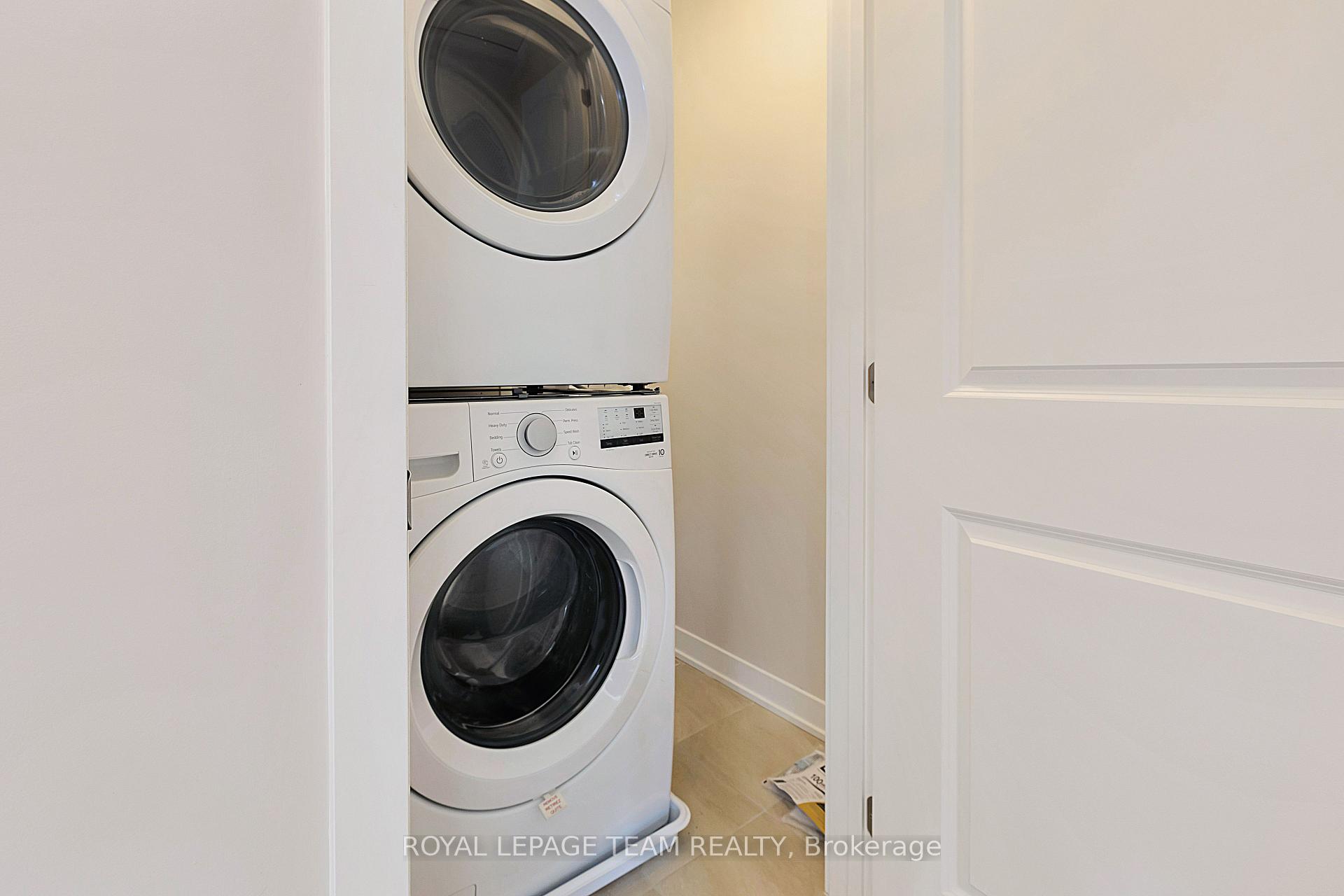 Photo 18 of 100 Parnian Pvt, Ottawa, Barrhaven - Half Moon Bay — HOMEH
