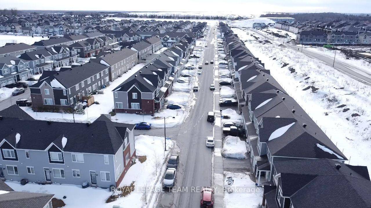 Photo 19 of 100 Parnian Pvt, Ottawa, Barrhaven - Half Moon Bay — HOMEH