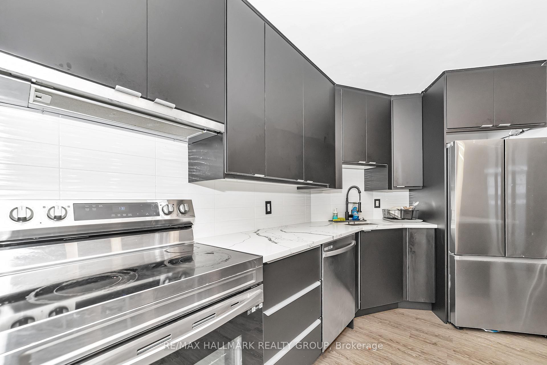 Photo 4 of Unit 201, 1025 Grenon Avenue, Ottawa, Fairfield Heights — HOMEH