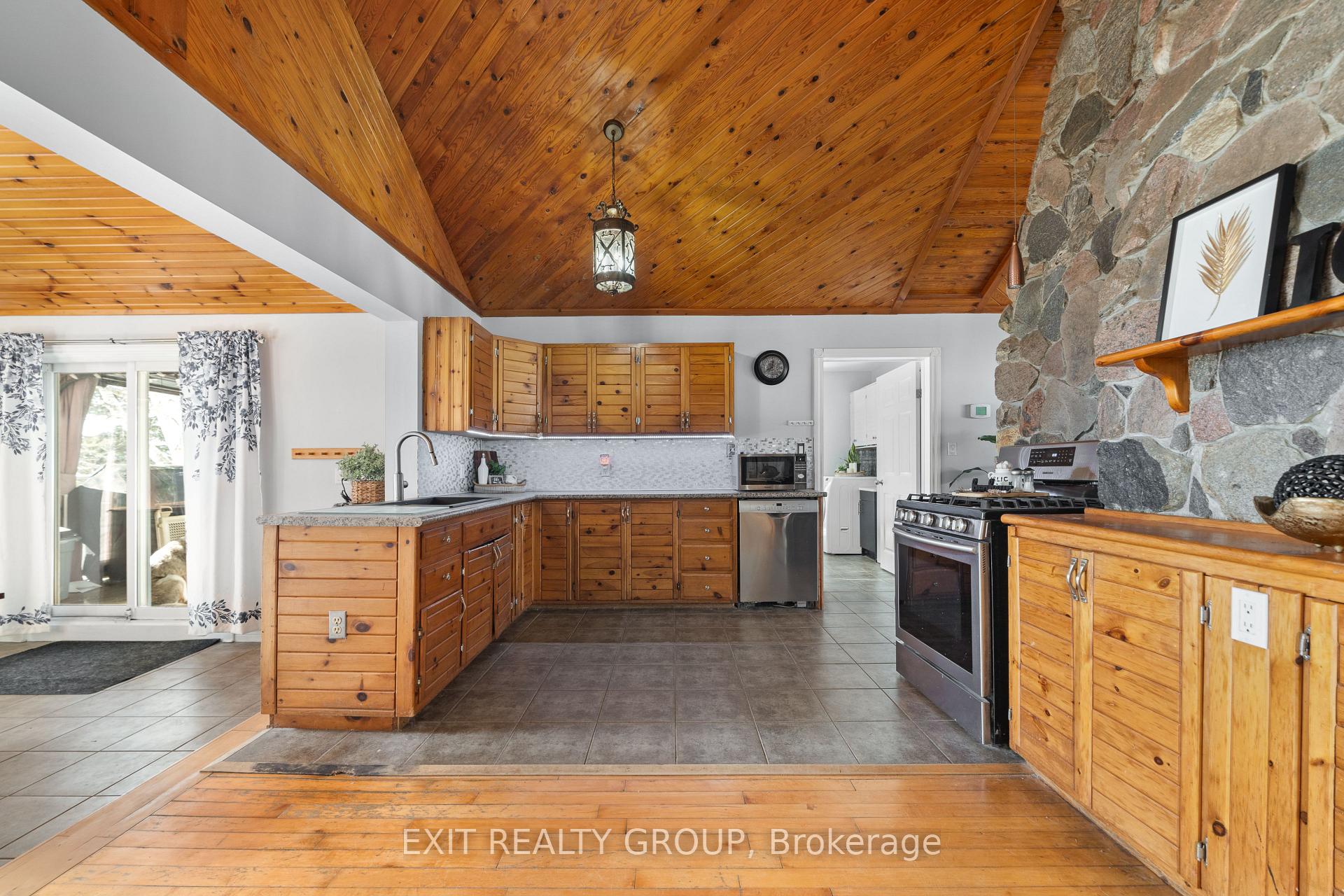 Photo 8 of 652 Scriver Road, Brighton, Rural Brighton — HOMEH