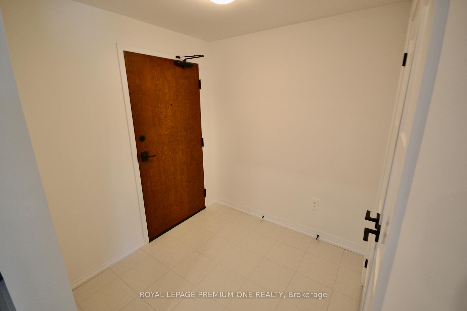 Photo 9 of Unit 512, 15 Kneeshaw Drive, Barrie, Rural Barrie Southeast — HOMEH