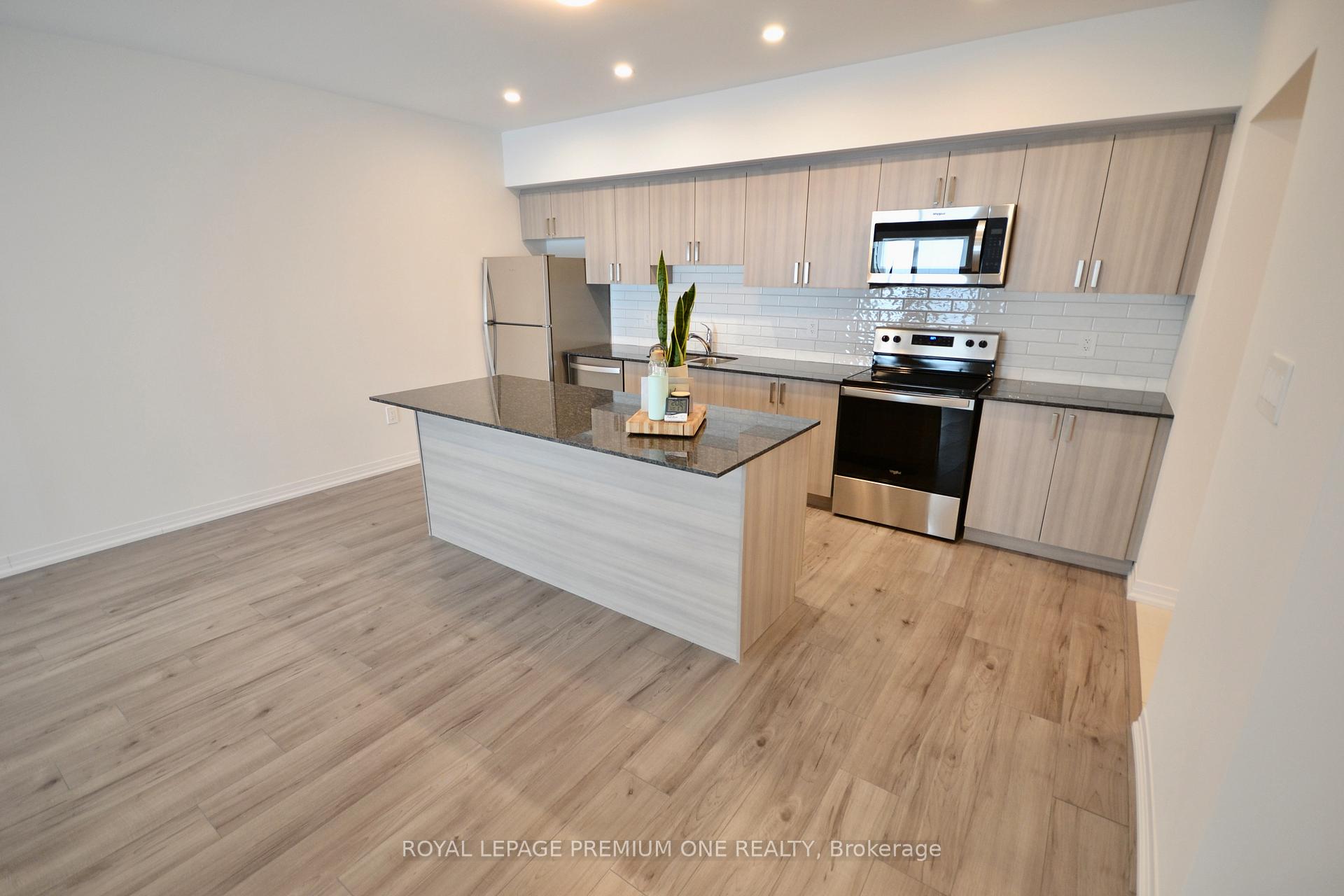 Photo 12 of Unit 512, 15 Kneeshaw Drive, Barrie, Rural Barrie Southeast — HOMEH