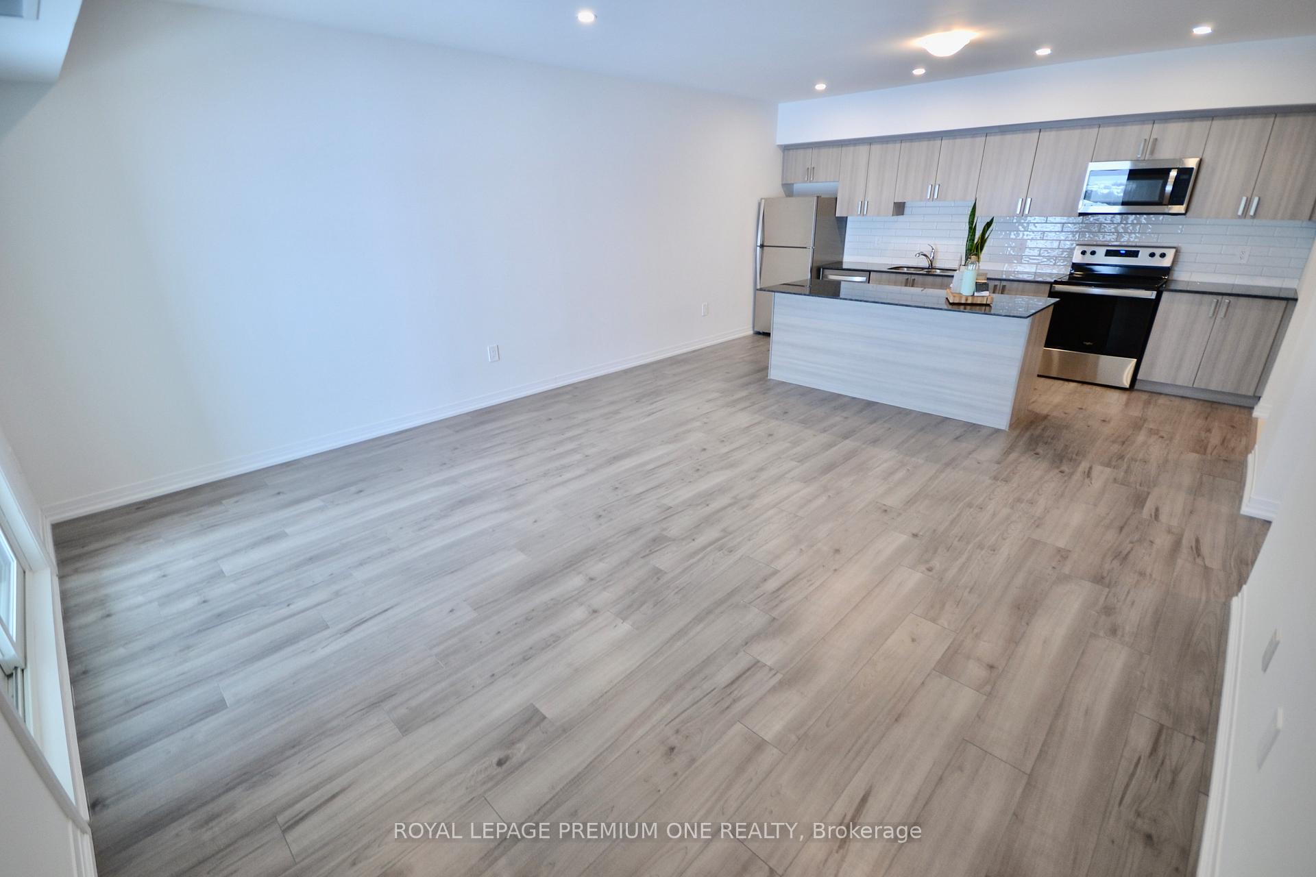 Photo 13 of Unit 512, 15 Kneeshaw Drive, Barrie, Rural Barrie Southeast — HOMEH