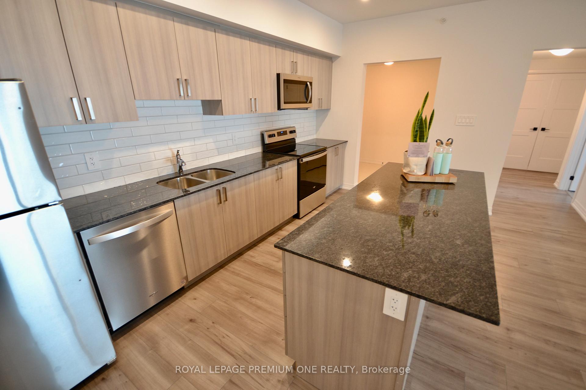 Photo 15 of Unit 512, 15 Kneeshaw Drive, Barrie, Rural Barrie Southeast — HOMEH