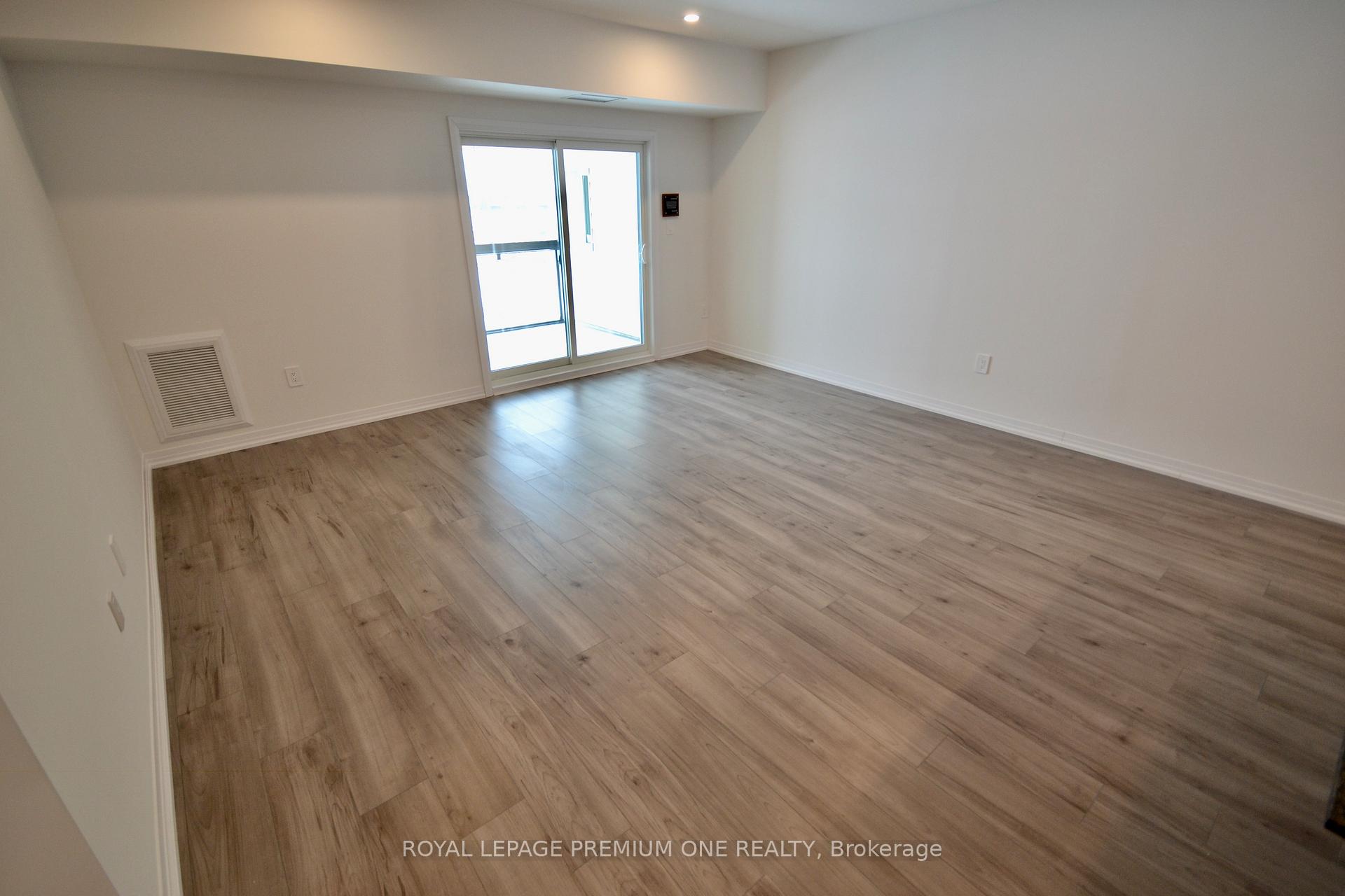 Photo 18 of Unit 512, 15 Kneeshaw Drive, Barrie, Rural Barrie Southeast — HOMEH