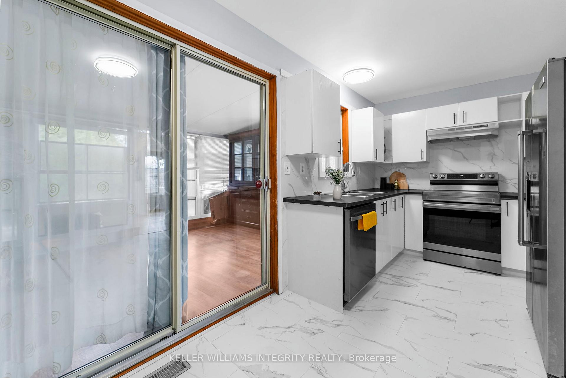 Photo 29 of 44 Poole Creek Crescent, Ottawa, Fringewood — HOMEH