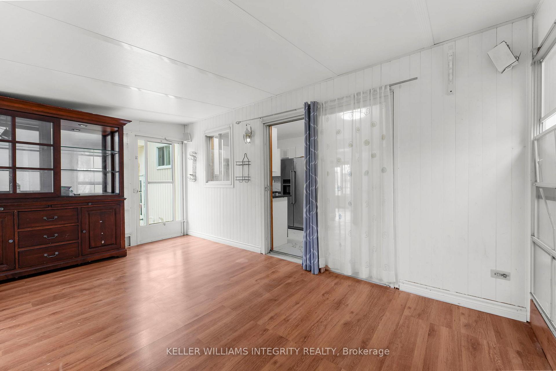 Photo 34 of 44 Poole Creek Crescent, Ottawa, Fringewood — HOMEH