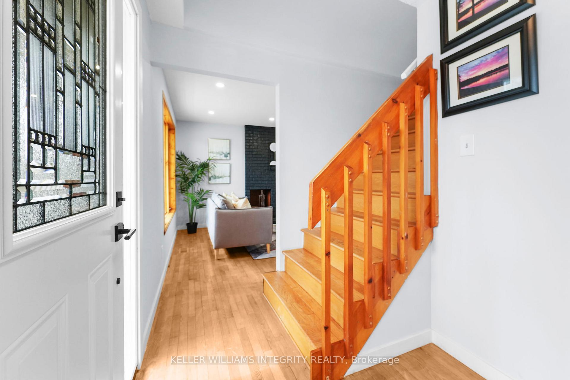 Photo 4 of 44 Poole Creek Crescent, Ottawa, Fringewood — HOMEH