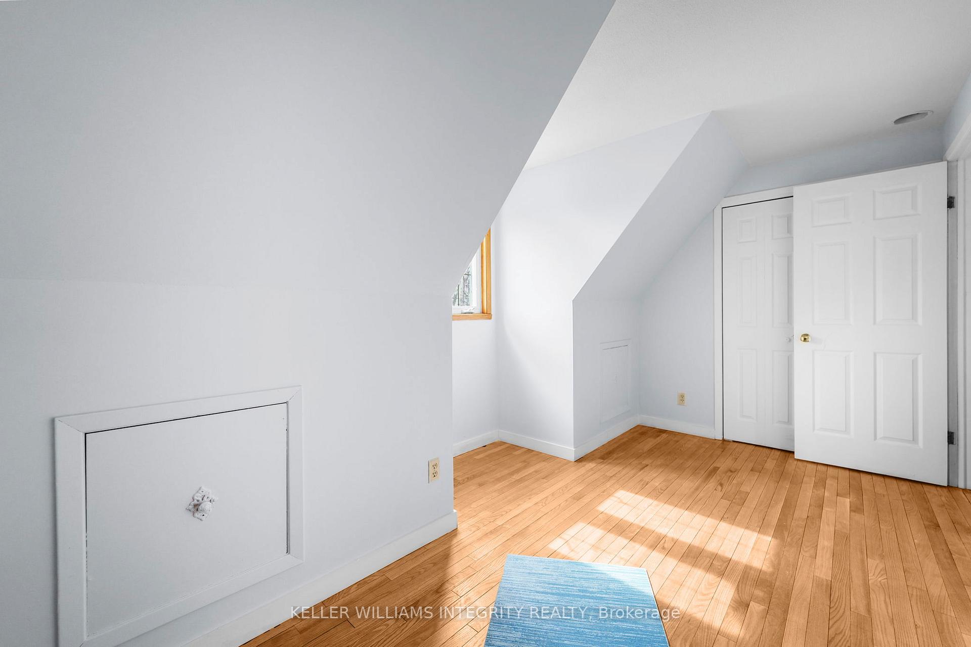 Photo 21 of 44 Poole Creek Crescent, Ottawa, Fringewood — HOMEH