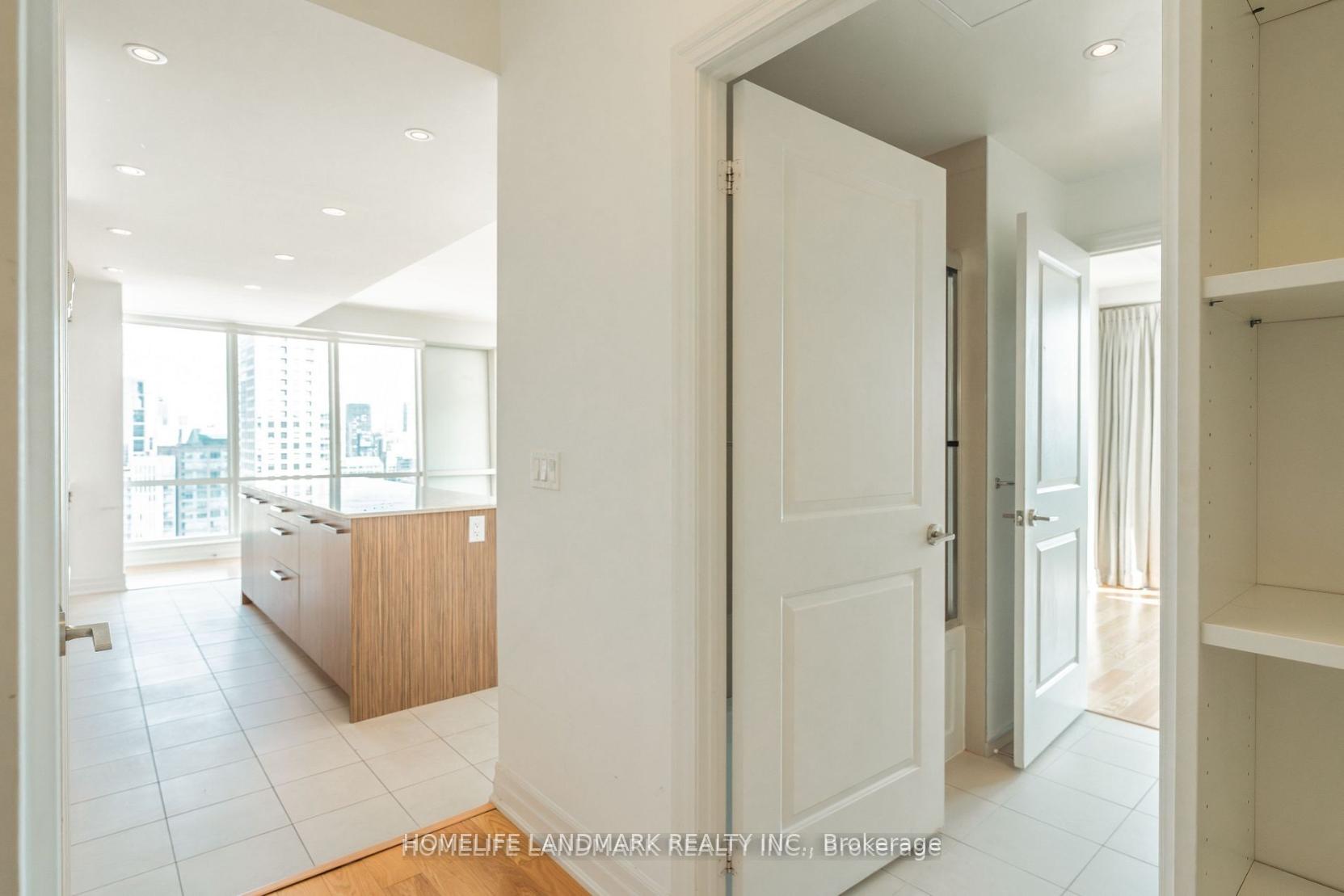 Photo 6 of Unit 2908, 8 The Esplanade, Toronto, Waterfront Communities — HOMEH