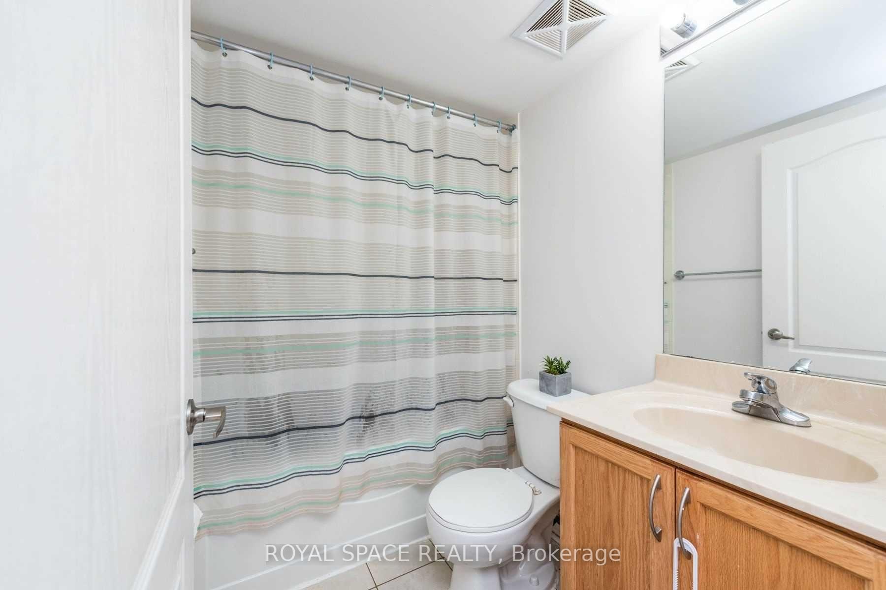 Photo 13 of Unit 1212, 8 Dayspring Circle, Brampton, Goreway Drive Corridor — HOMEH