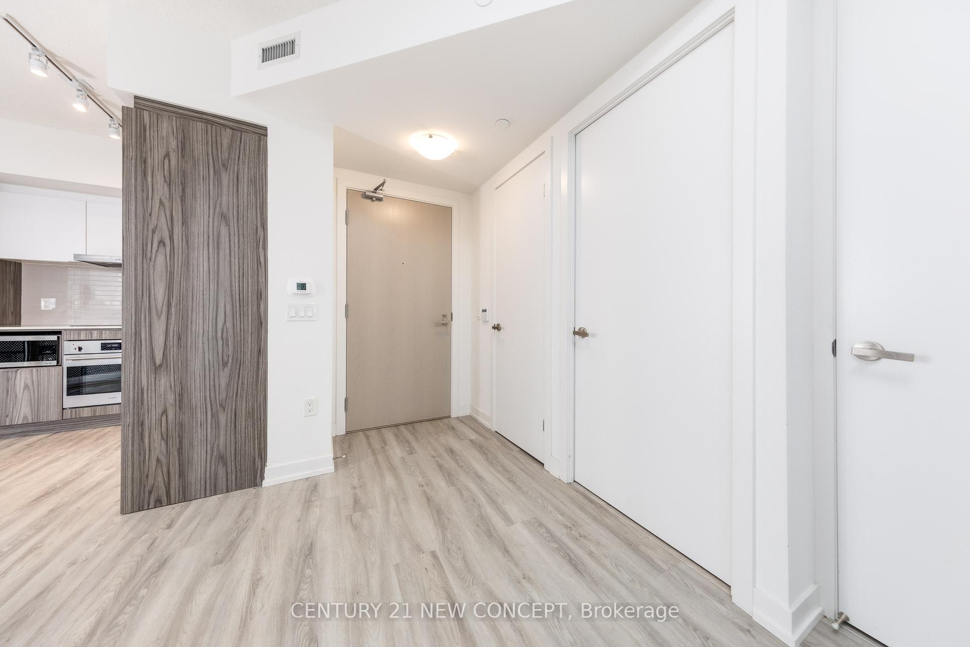 Photo 2 of Unit 1808, 55 Cooper Street, Toronto, Waterfront Communities — HOMEH