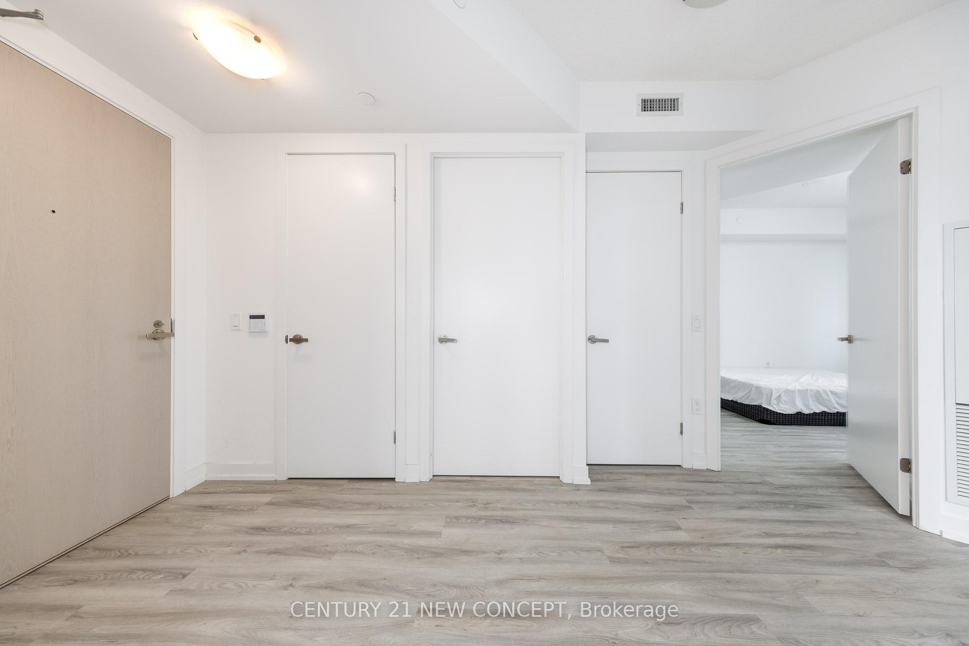 Photo 3 of Unit 1808, 55 Cooper Street, Toronto, Waterfront Communities — HOMEH