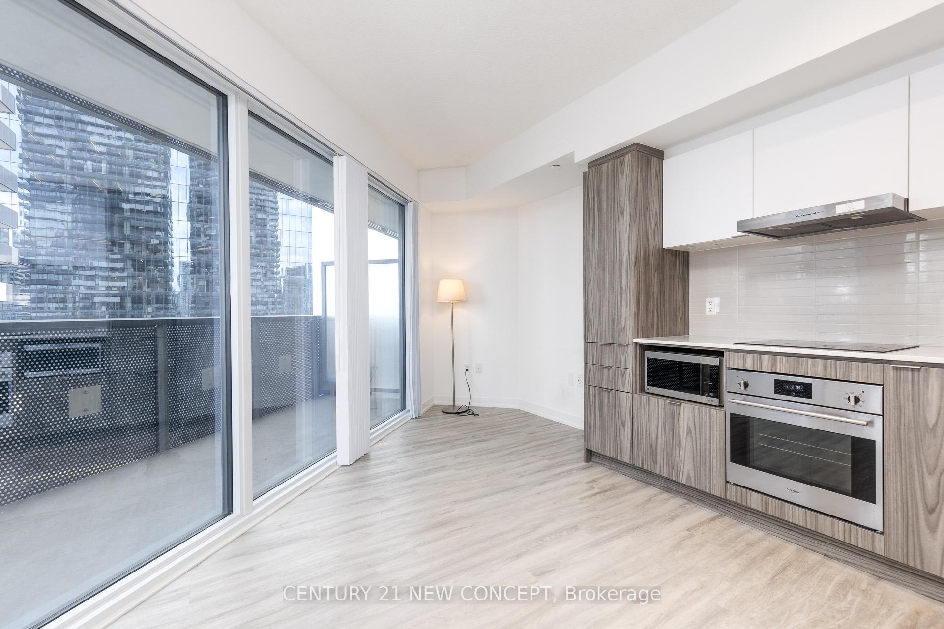 Photo 9 of Unit 1808, 55 Cooper Street, Toronto, Waterfront Communities — HOMEH