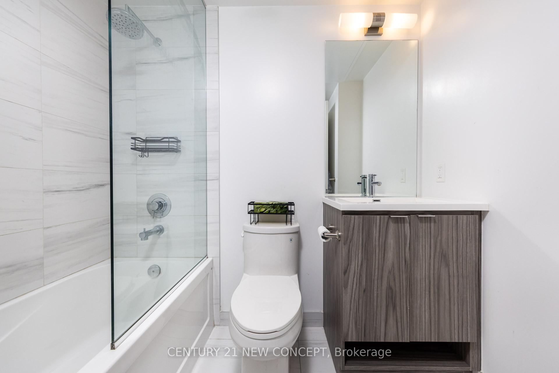 Photo 12 of Unit 1808, 55 Cooper Street, Toronto, Waterfront Communities — HOMEH
