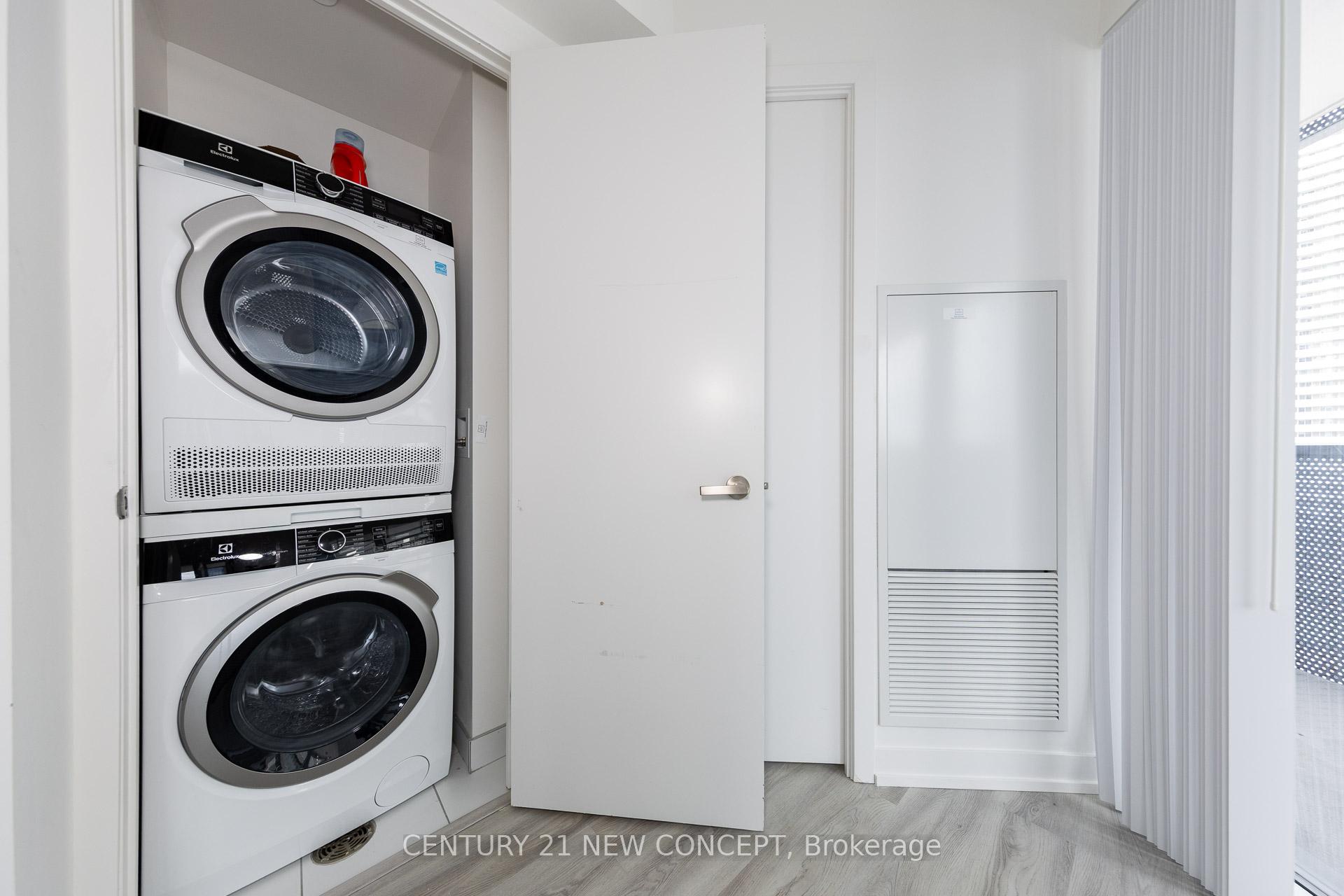 Photo 13 of Unit 1808, 55 Cooper Street, Toronto, Waterfront Communities — HOMEH