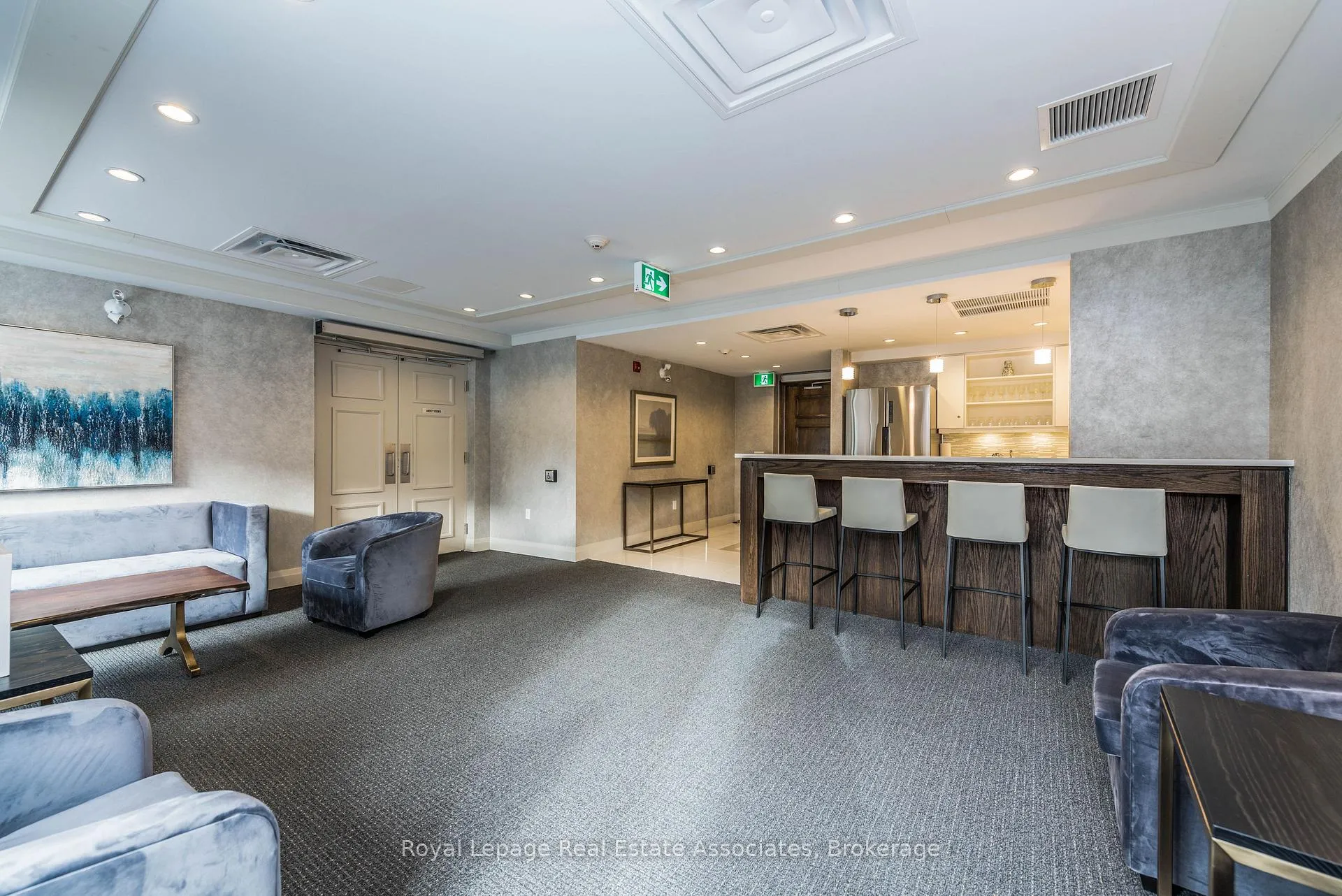 Photo 5 of Unit 304, 40 Via Rosedale Way, Brampton, Sandringham-Wellington — HOMEH