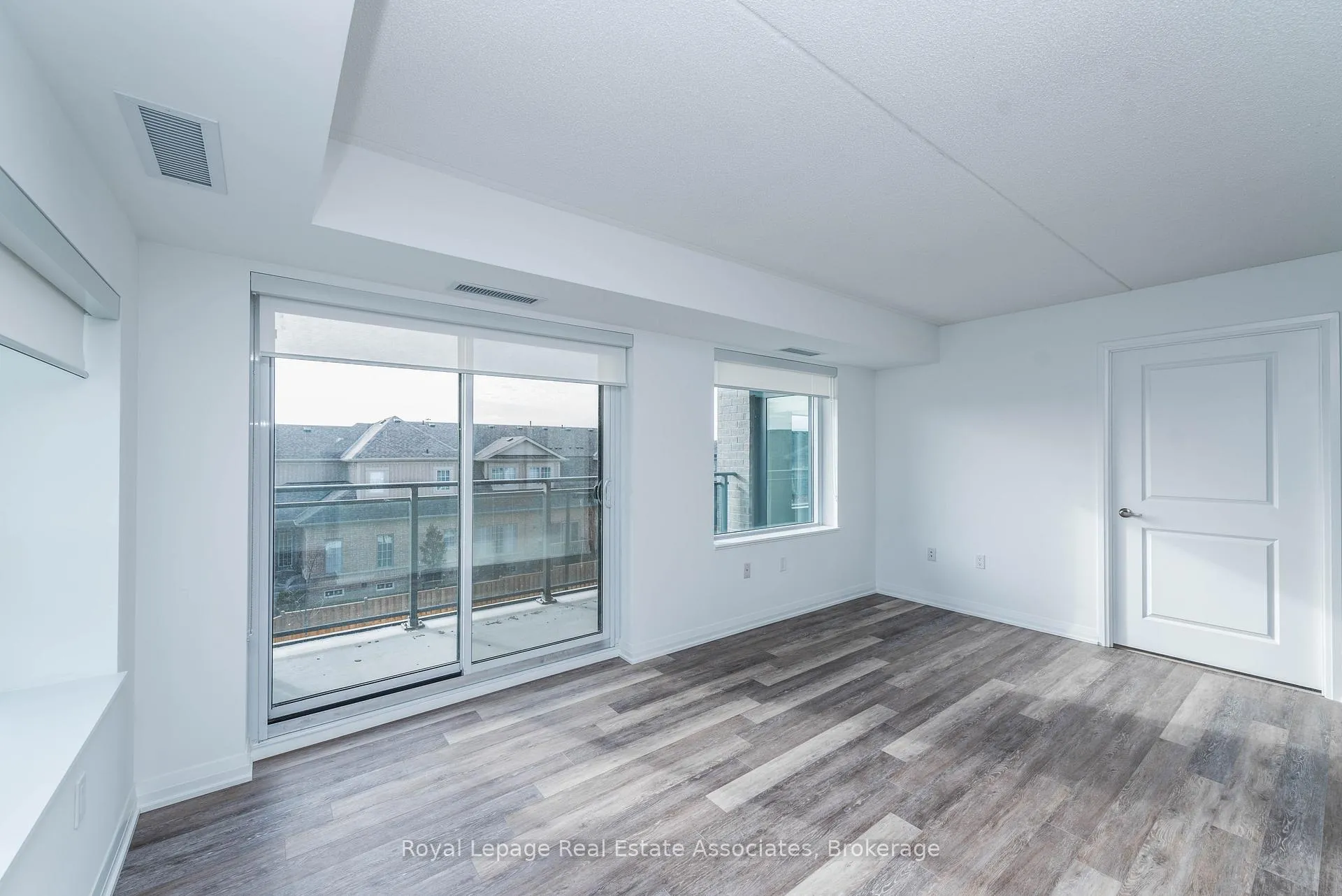 Photo 9 of Unit 304, 40 Via Rosedale Way, Brampton, Sandringham-Wellington — HOMEH