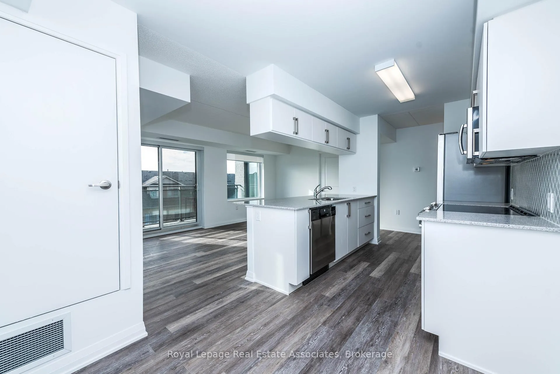 Photo 11 of Unit 304, 40 Via Rosedale Way, Brampton, Sandringham-Wellington — HOMEH