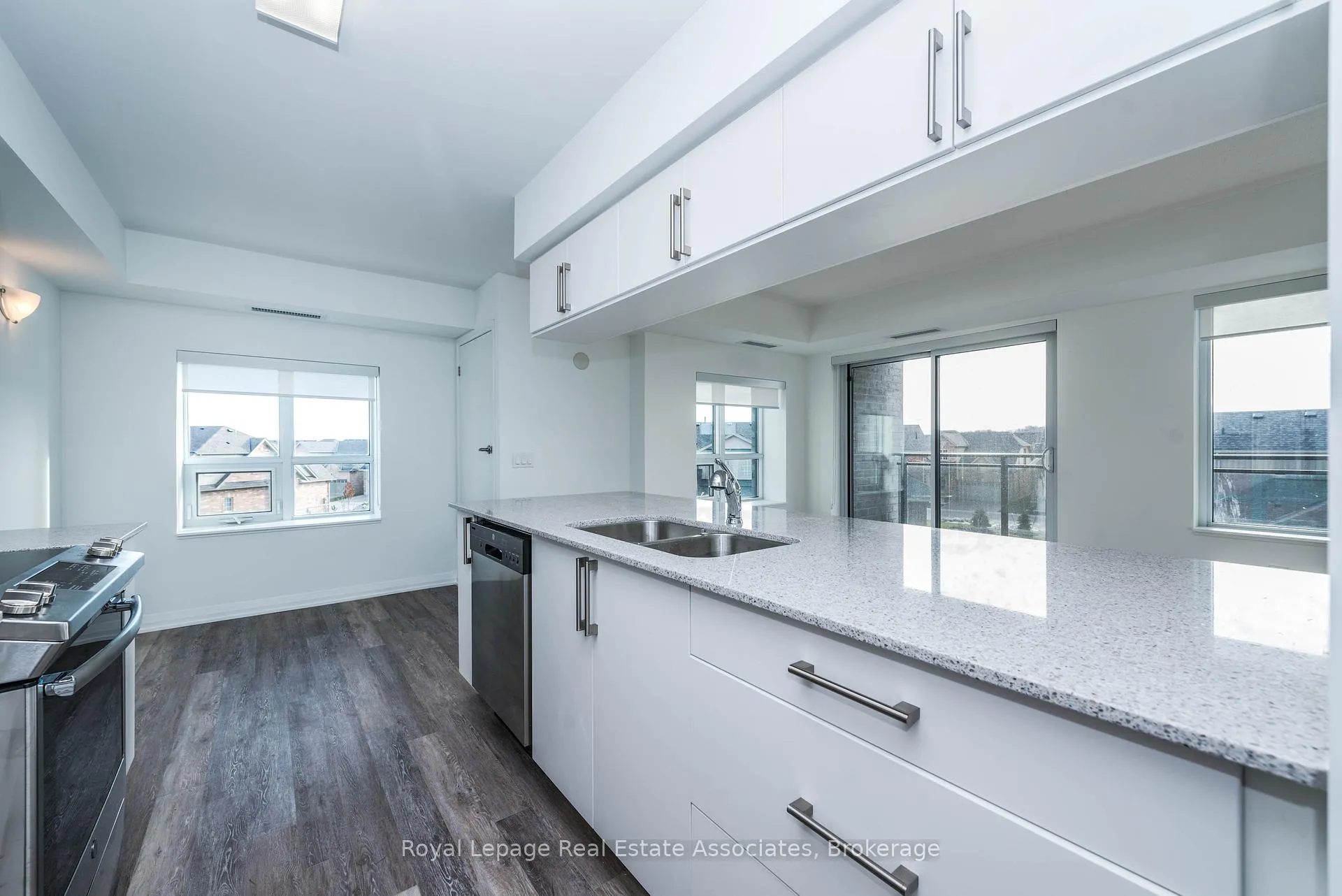 Photo 12 of Unit 304, 40 Via Rosedale Way, Brampton, Sandringham-Wellington — HOMEH
