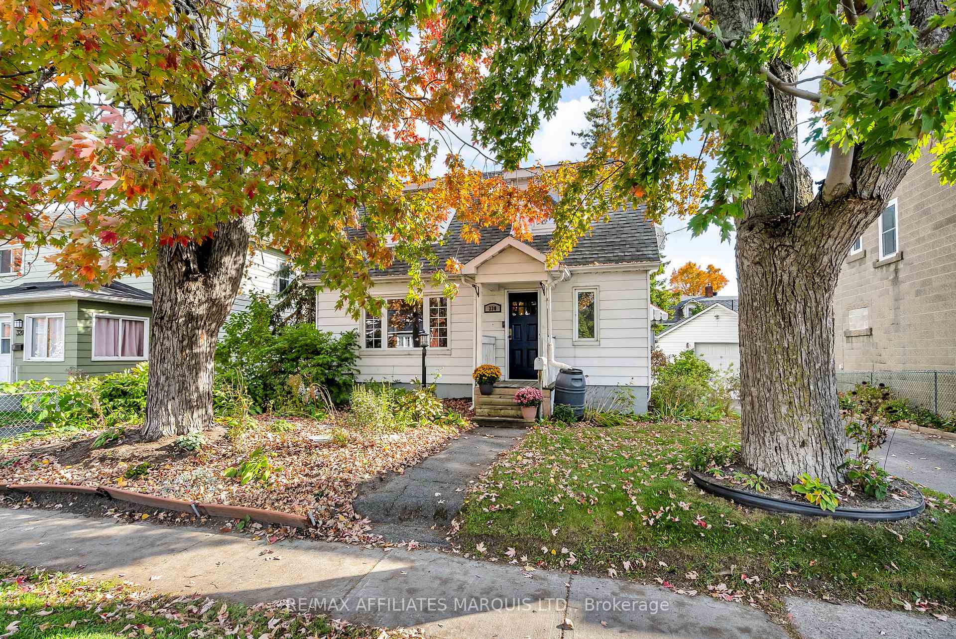 Photo 1 of 330 Fourth Street W, Cornwall — HOMEH