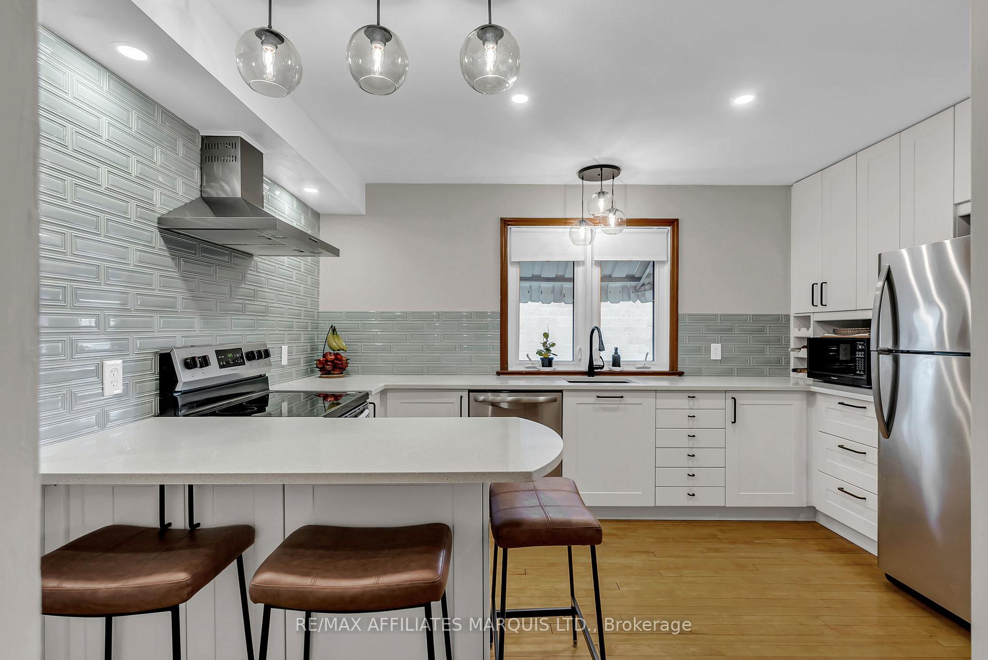 Photo 9 of 330 Fourth Street W, Cornwall — HOMEH