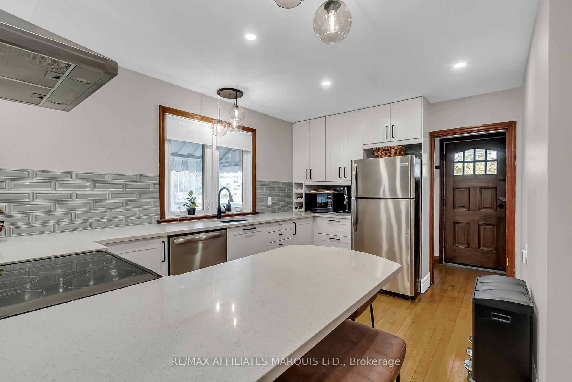 Photo 10 of 330 Fourth Street W, Cornwall — HOMEH