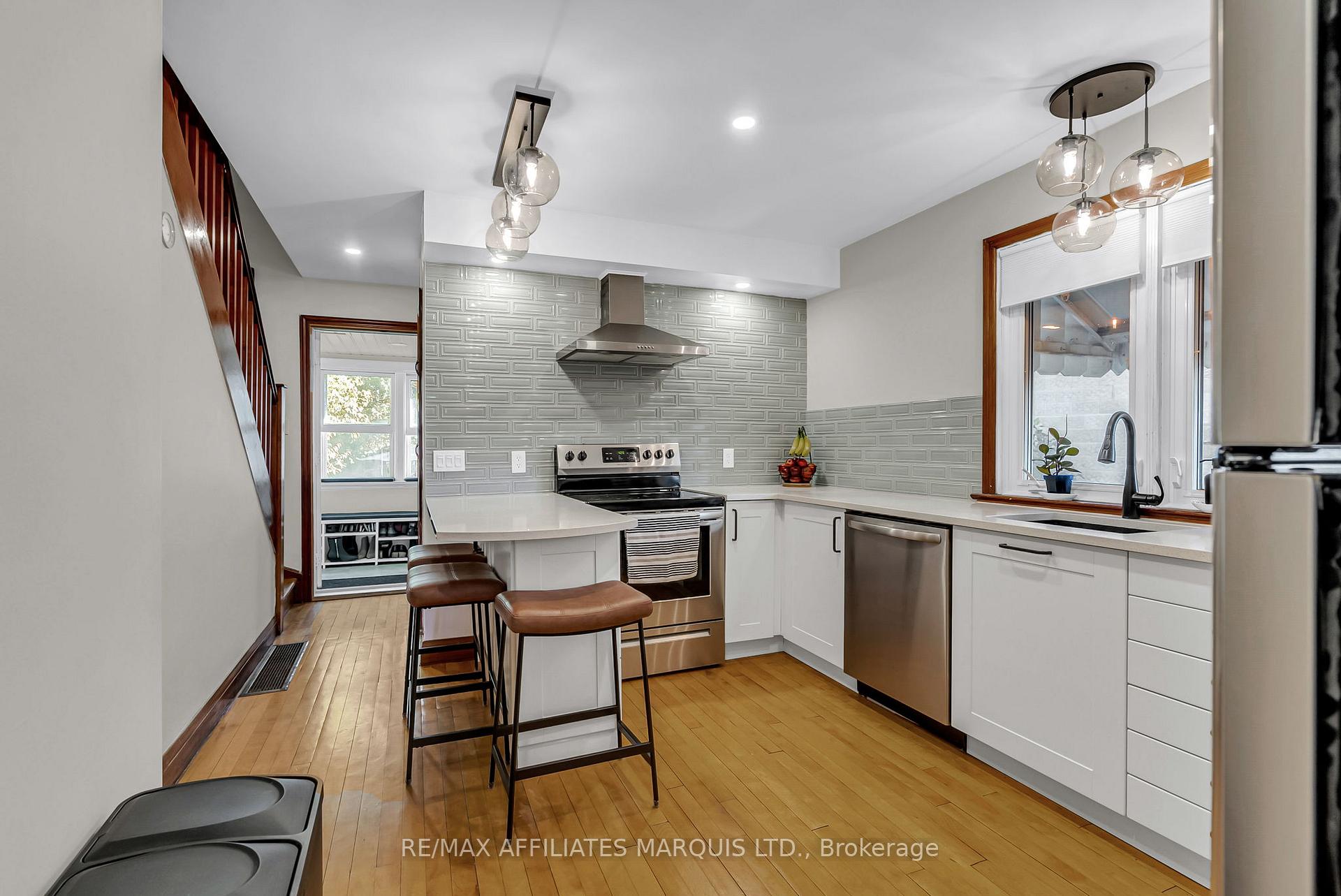 Photo 11 of 330 Fourth Street W, Cornwall — HOMEH