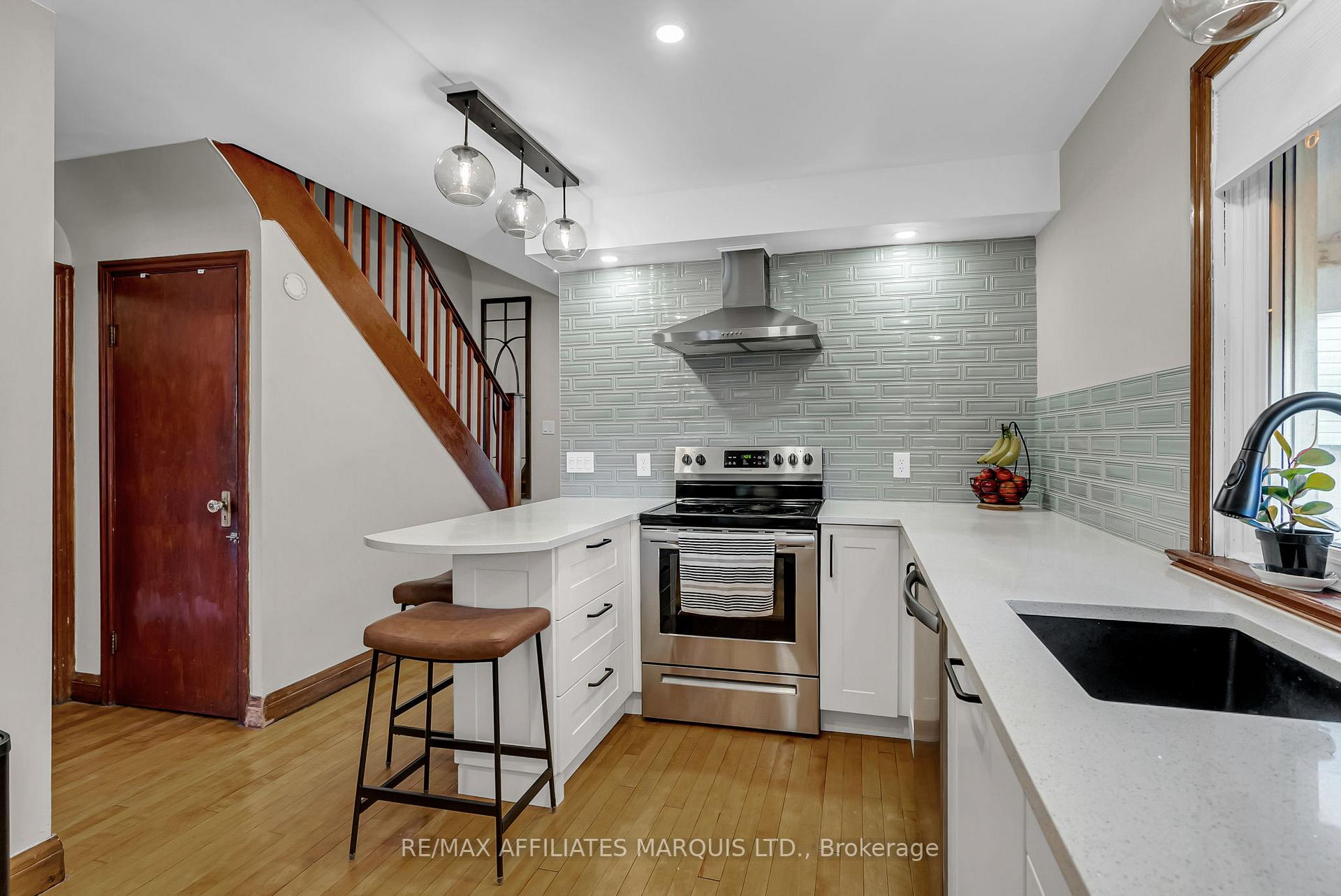 Photo 12 of 330 Fourth Street W, Cornwall — HOMEH