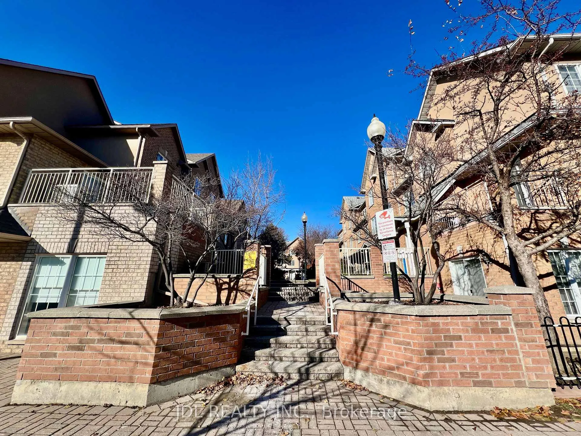 Photo 1 of Unit 26, 10 Cox Boulevard, Markham, Unionville — HOMEH