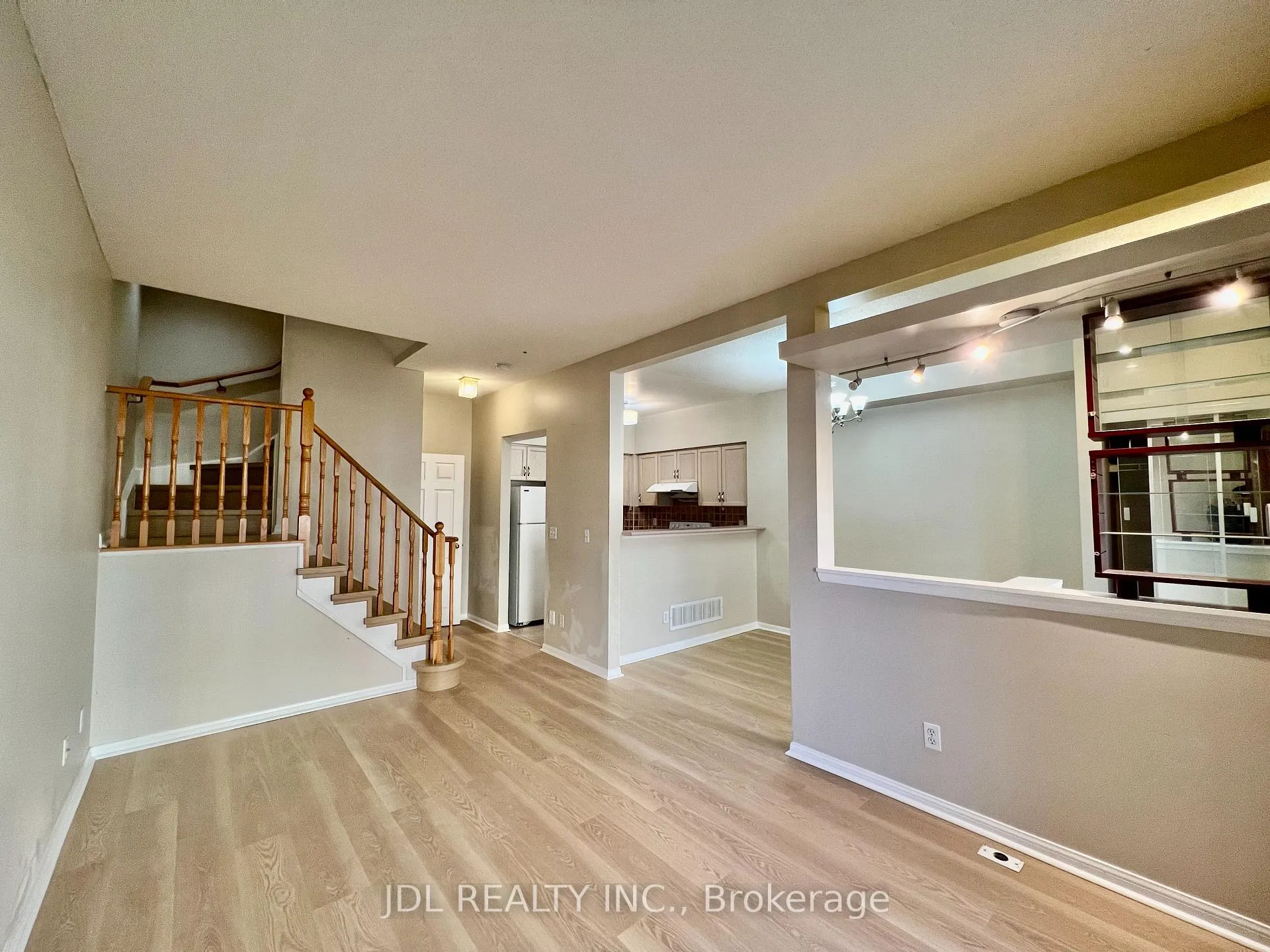 Photo 7 of Unit 26, 10 Cox Boulevard, Markham, Unionville — HOMEH