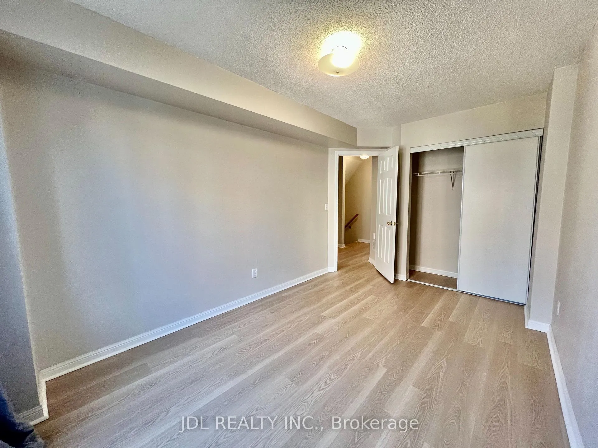 Photo 10 of Unit 26, 10 Cox Boulevard, Markham, Unionville — HOMEH