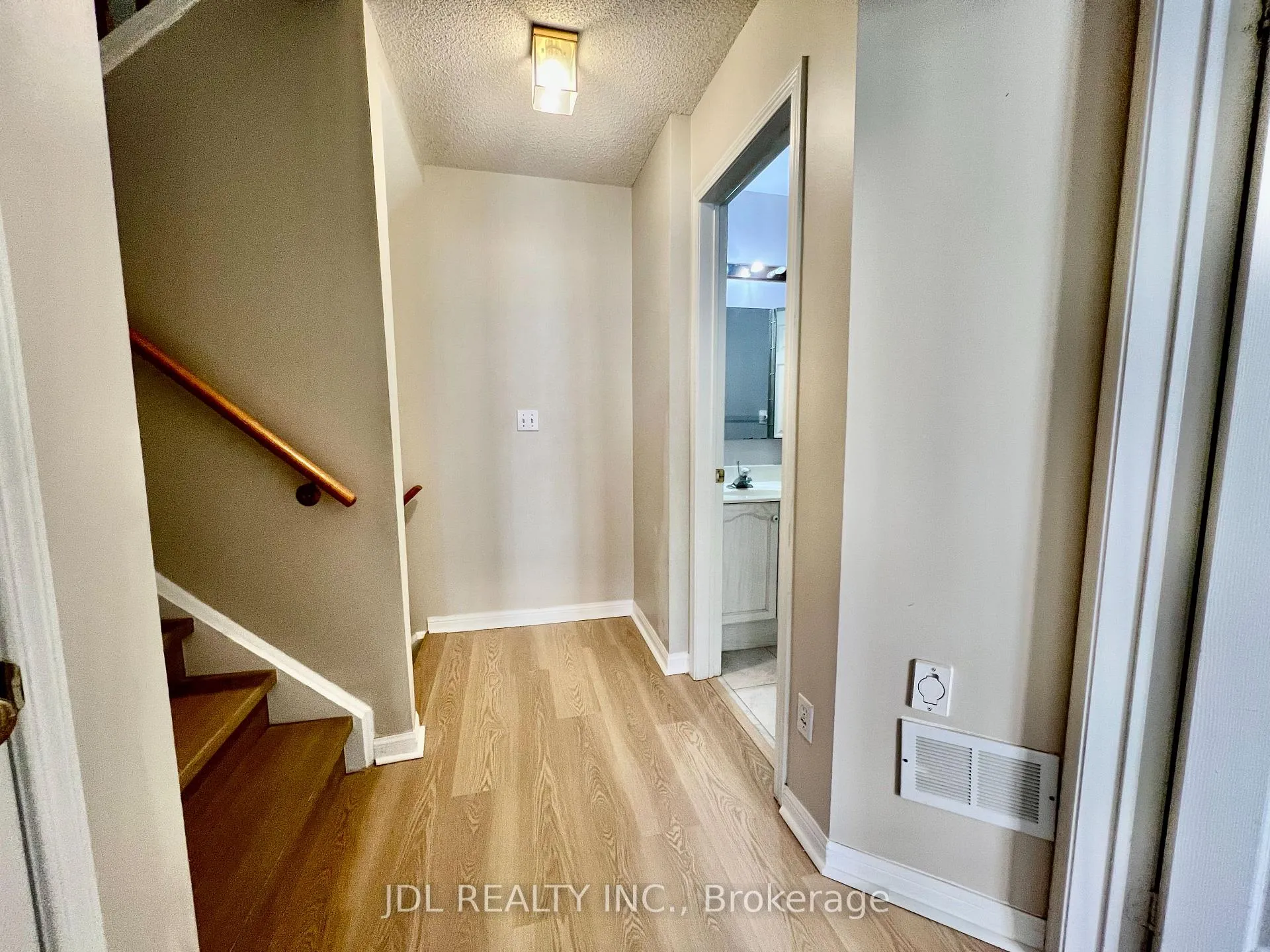 Photo 14 of Unit 26, 10 Cox Boulevard, Markham, Unionville — HOMEH