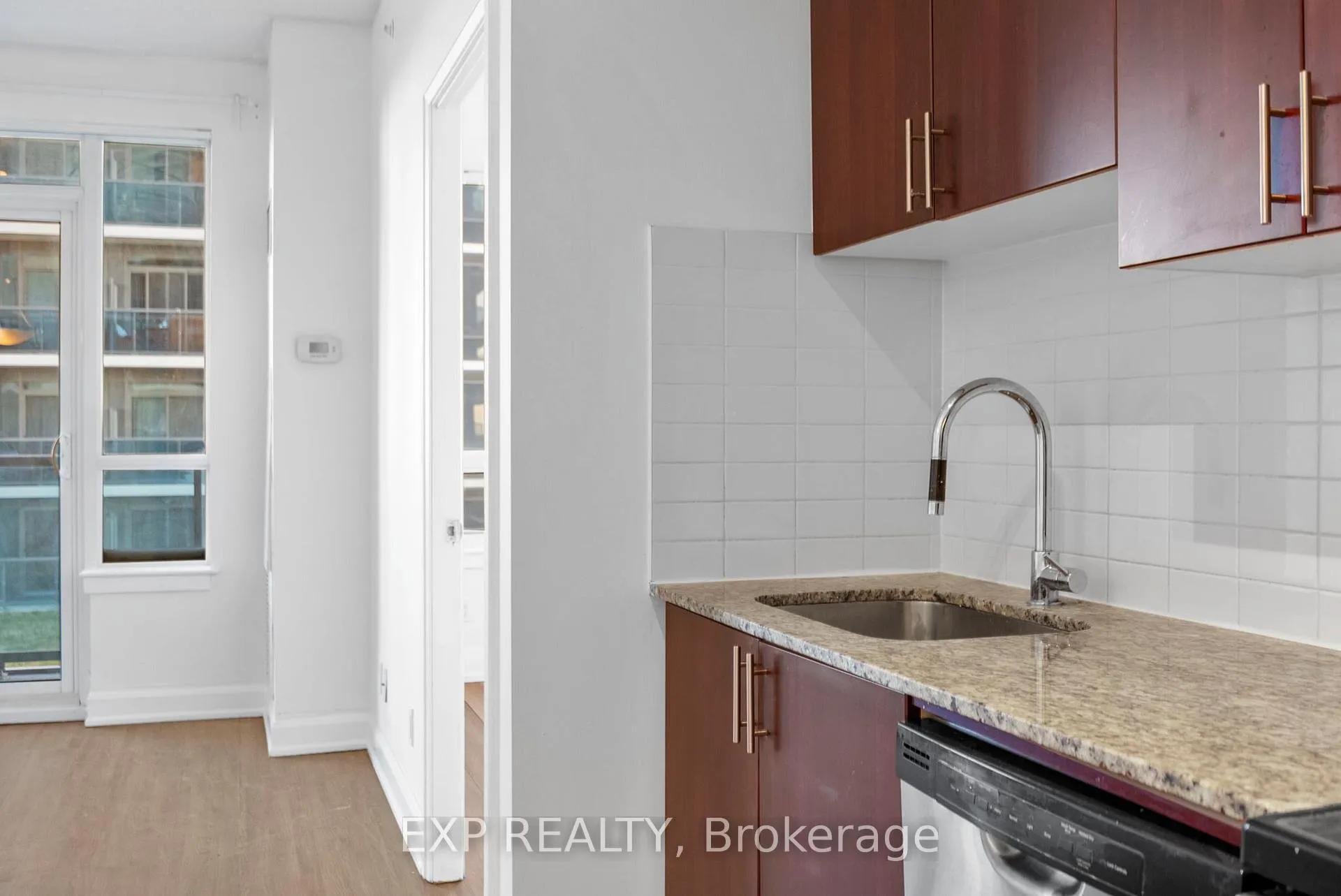 Photo 7 of Unit 1011, 7167 Yonge Street, Markham, Grandview — HOMEH