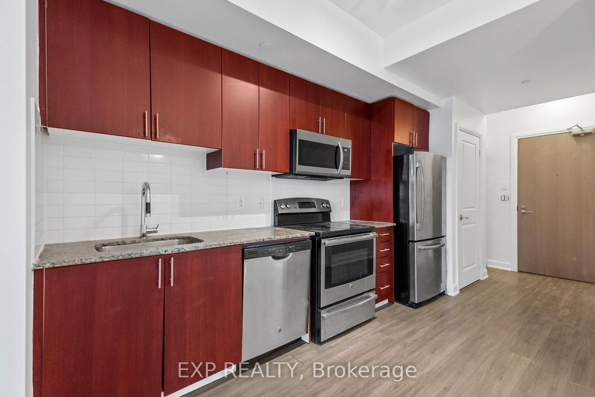 Photo 8 of Unit 1011, 7167 Yonge Street, Markham, Grandview — HOMEH