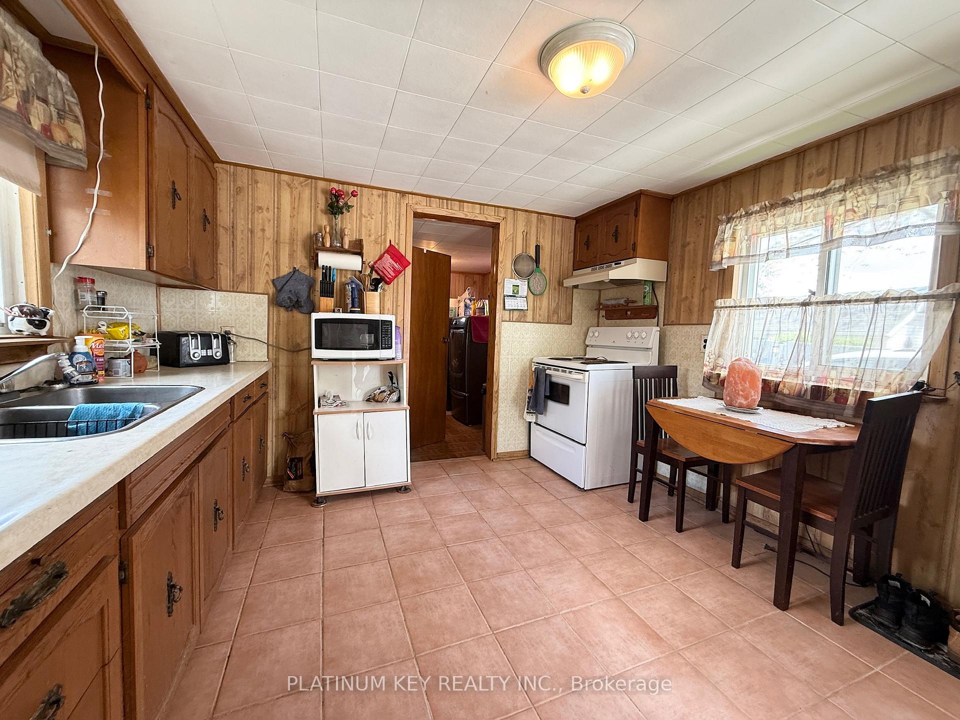 Photo 5 of 120 Blake Street, Chatham-Kent, Wallaceburg — HOMEH