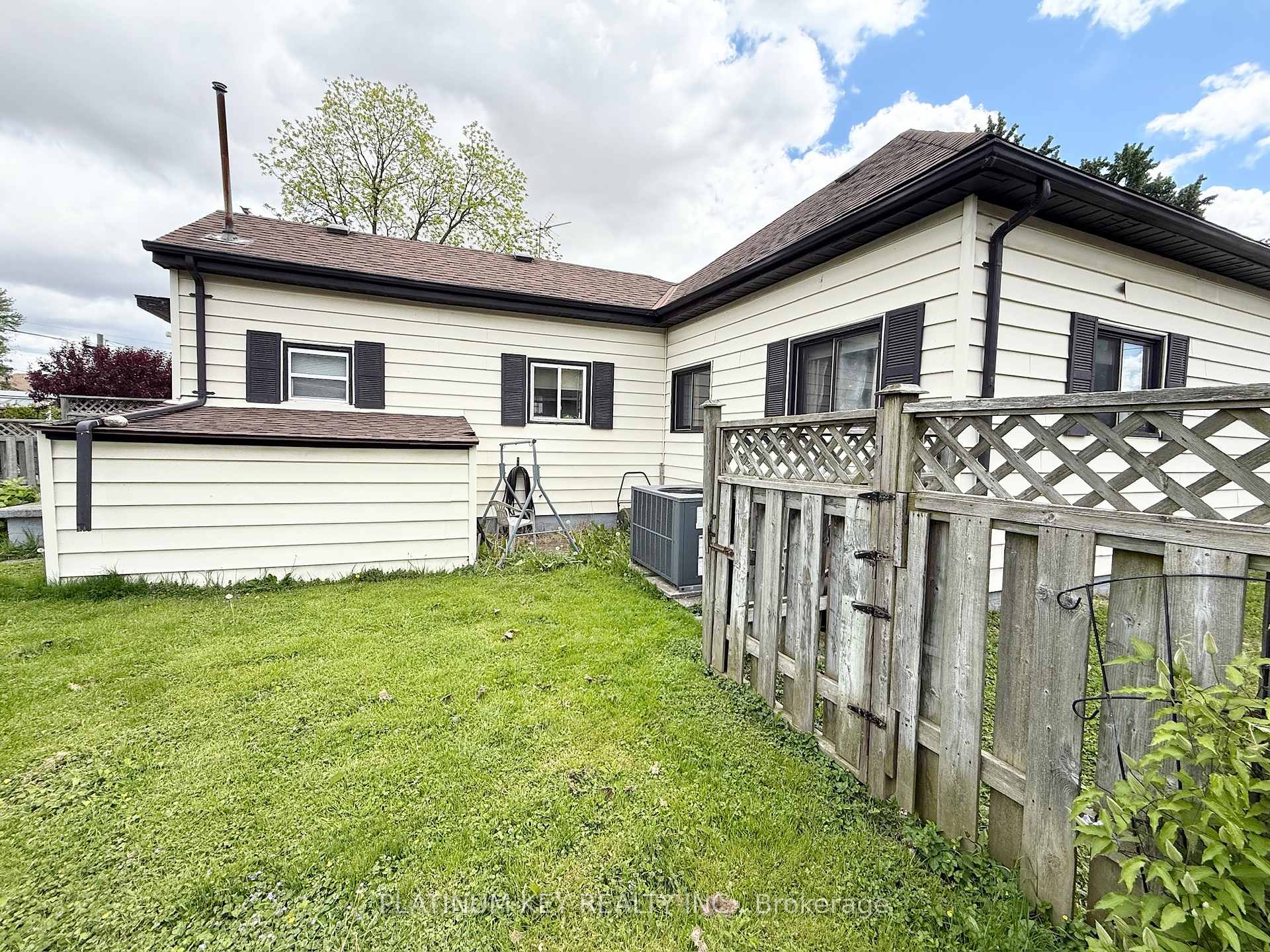 Photo 22 of 120 Blake Street, Chatham-Kent, Wallaceburg — HOMEH